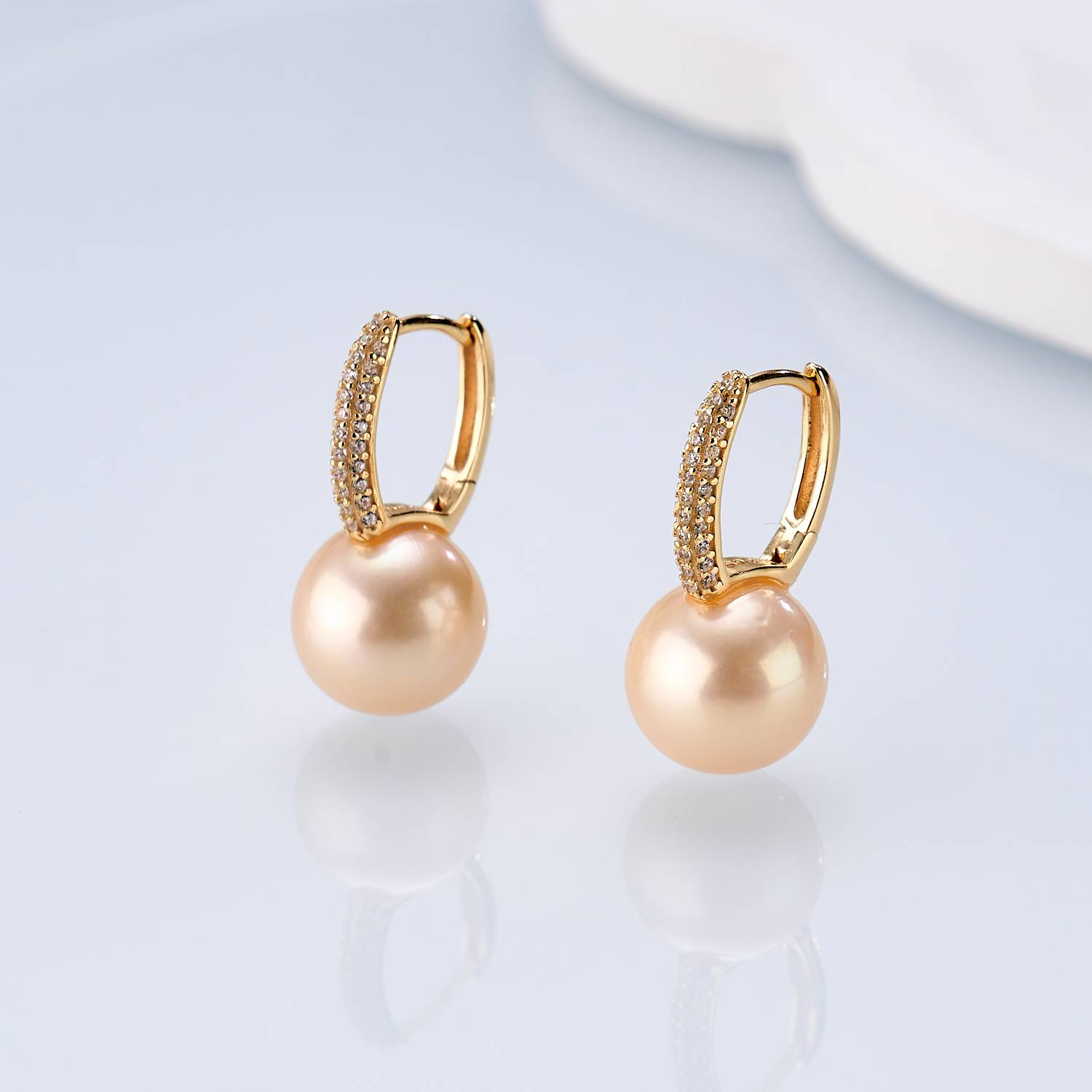 0421sz62-SZHK-PEARL-淡水奶油金水桶耳扣(A13)