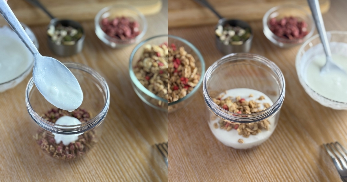 將無糖優格分為三等份，其中一份倒入燕麥杯中蓋過杯底燕麥棒