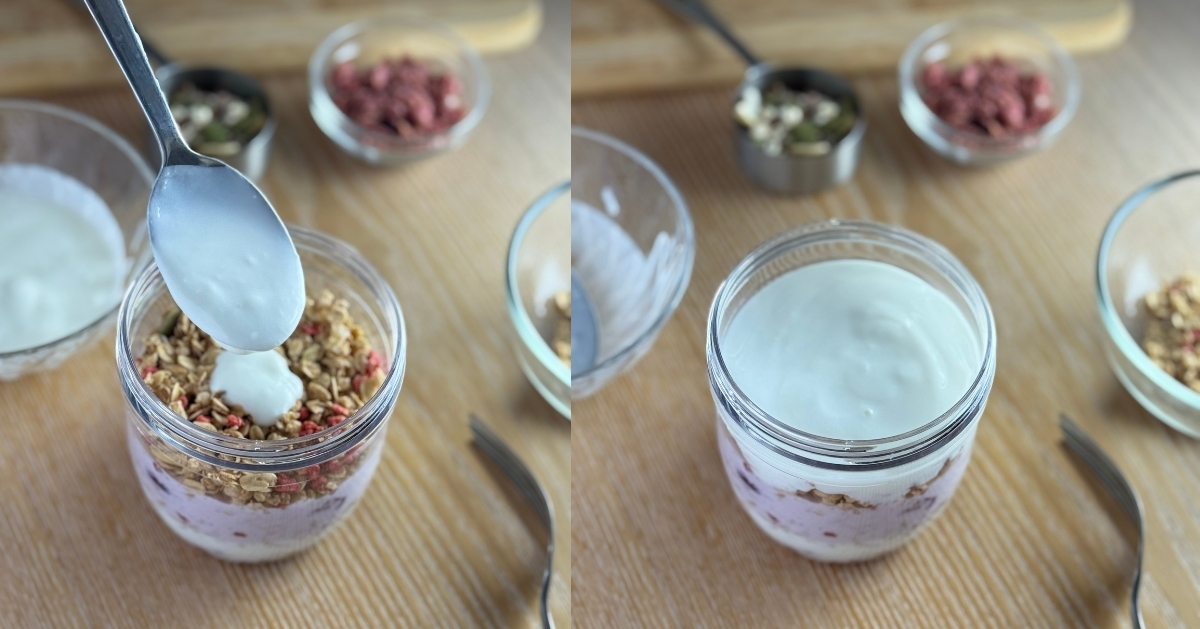 將最後的 ⅓ 的無糖優格加入蓋過燕麥穀片