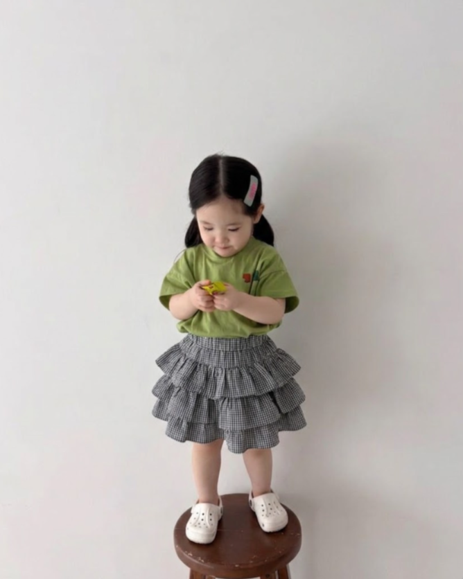 BYC04B017BK  黑白格疊疊樂荷葉邊層次短裙褲