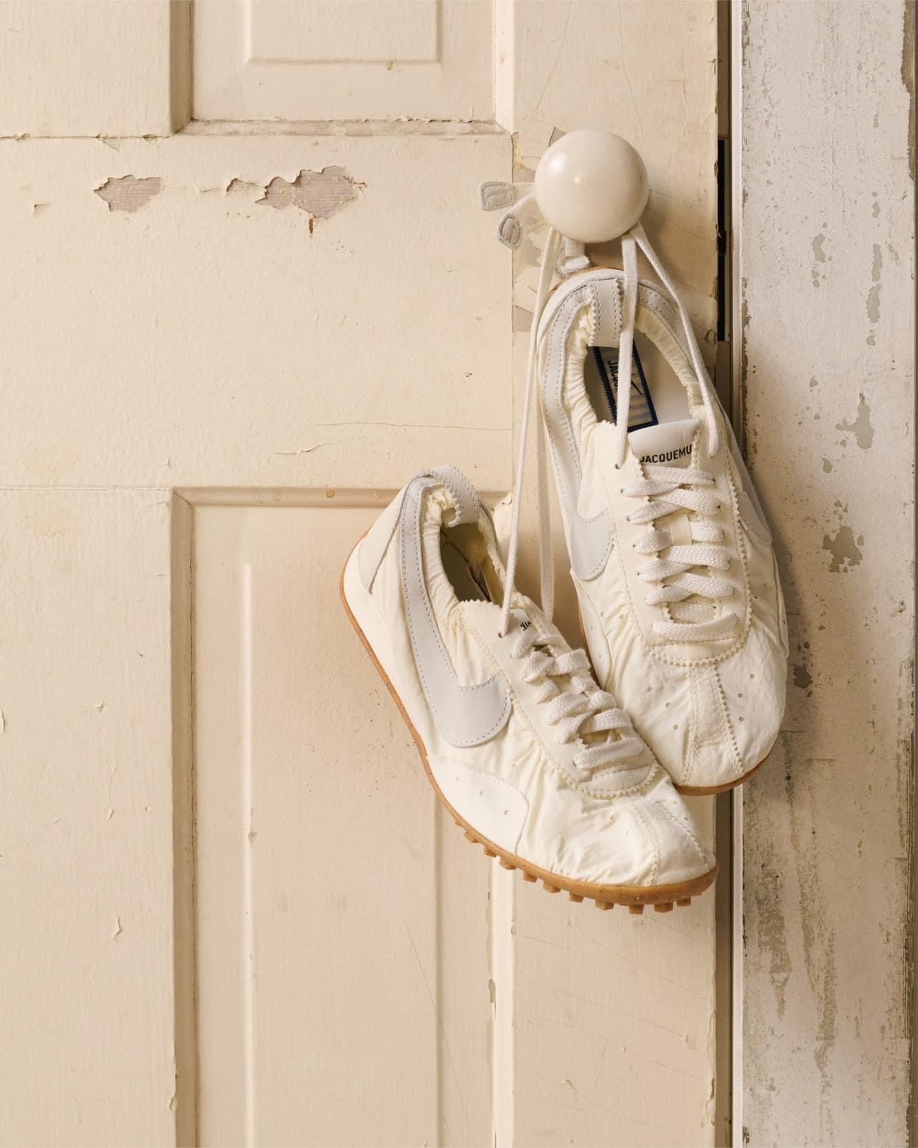 （海外連線代購）男女鞋 JACQUEMUS X NIKE W MOON SHOE SP 珍珠白 杏色 芭蕾風 復古 跑鞋 休閒鞋【HV8547-002】Lisa