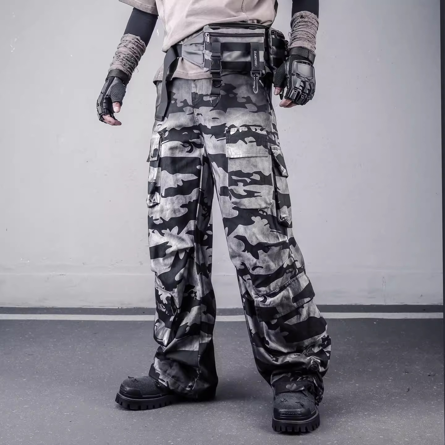 𝙏𝙀𝘾𝙃𝙒𝙀𝘼𝙍 美式嘻哈機能迷彩工裝褲