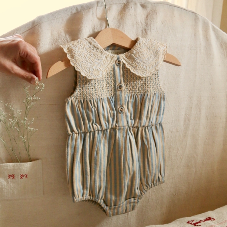 BONJOUR DIARY 雕花領無袖包屁衣(藍條紋) ROMPER - Transat stripe