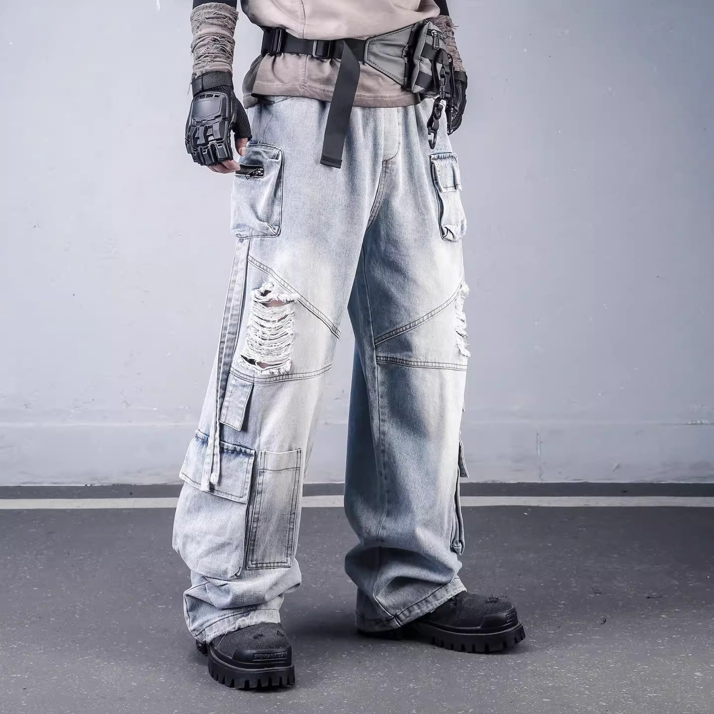 𝙏𝙀𝘾𝙃𝙒𝙀𝘼𝙍 廢土淺色破洞闊腿多口袋牛仔褲