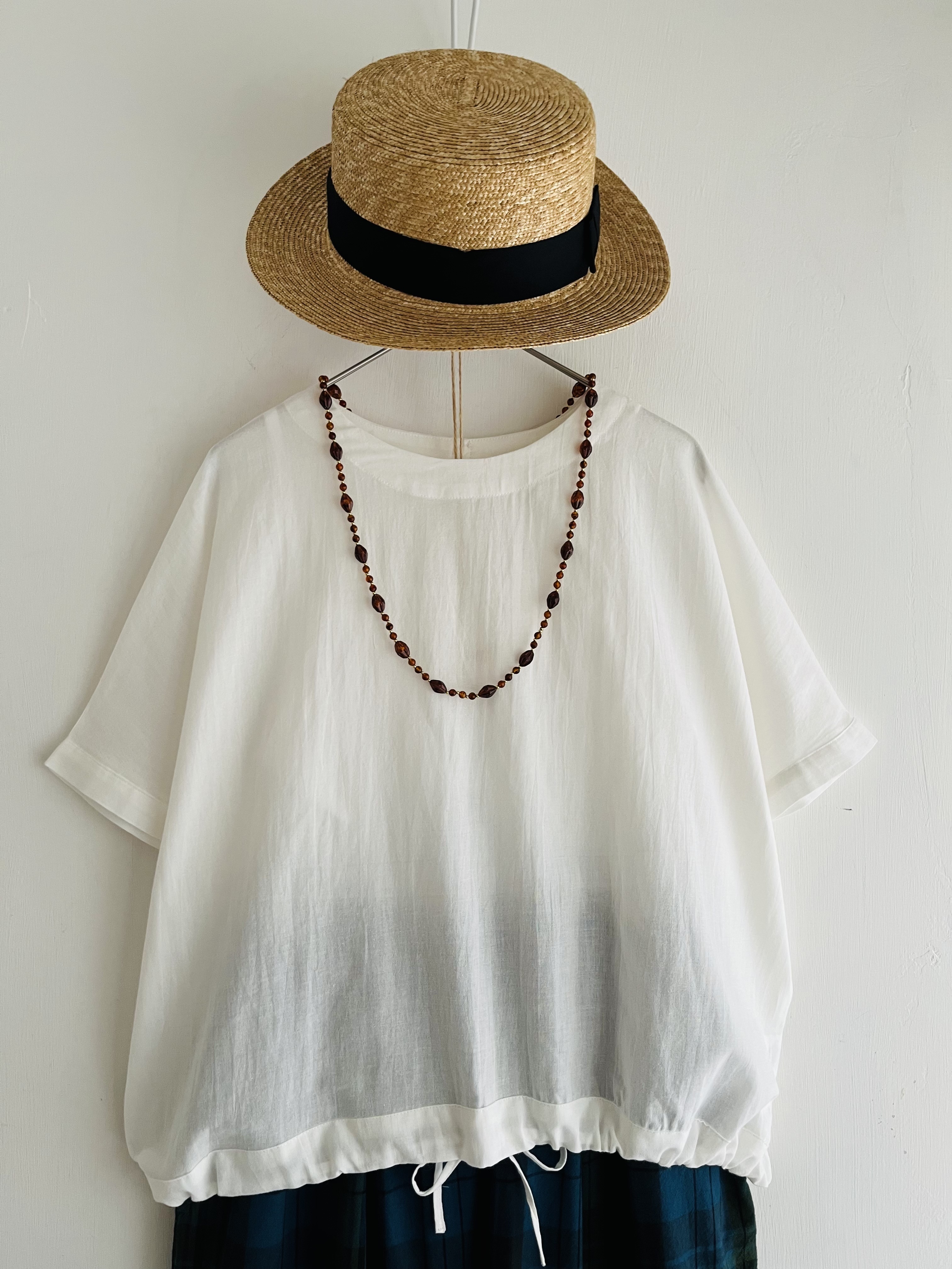 Kermu白色圓領top