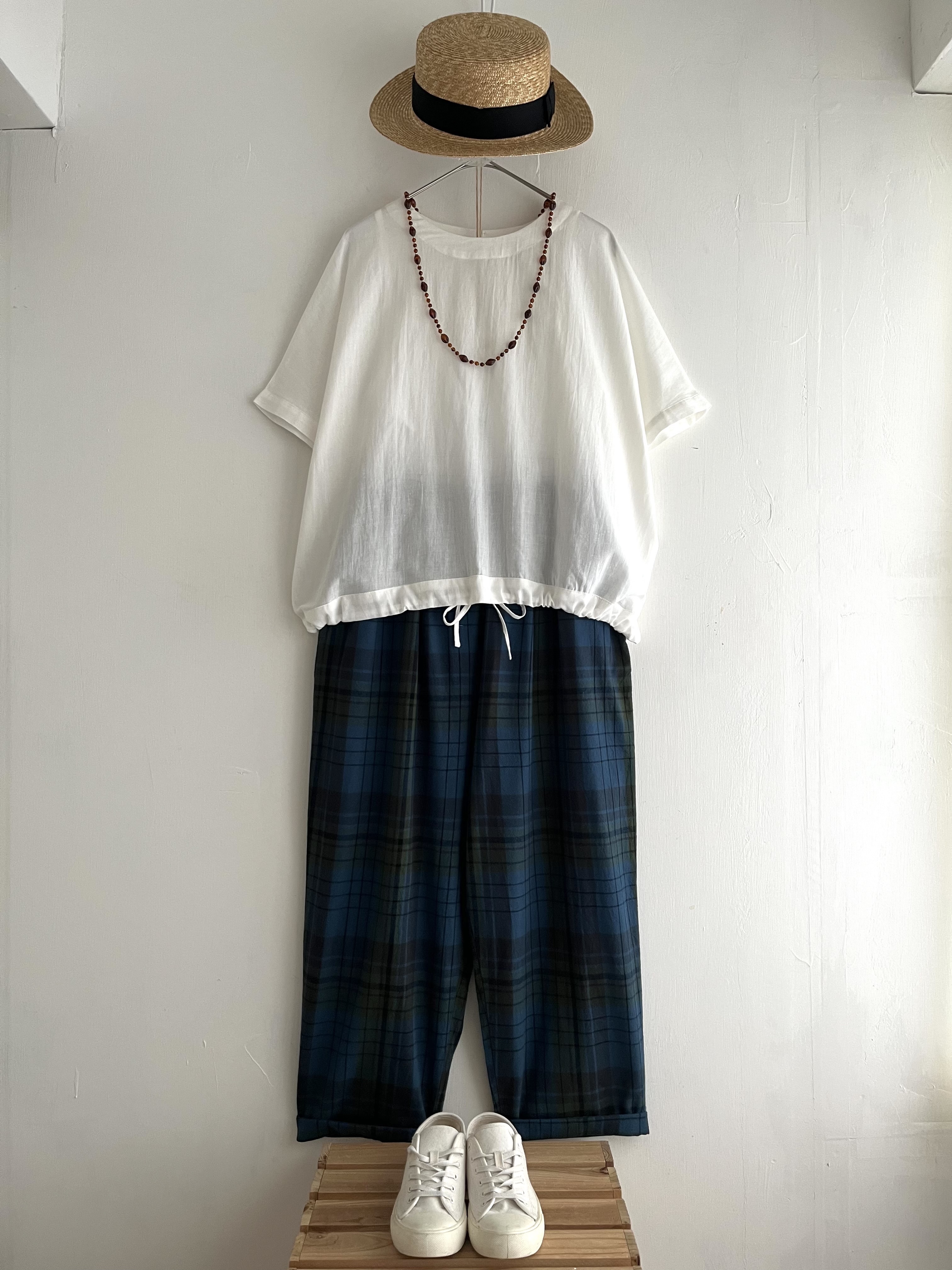 Kermu白色圓領top