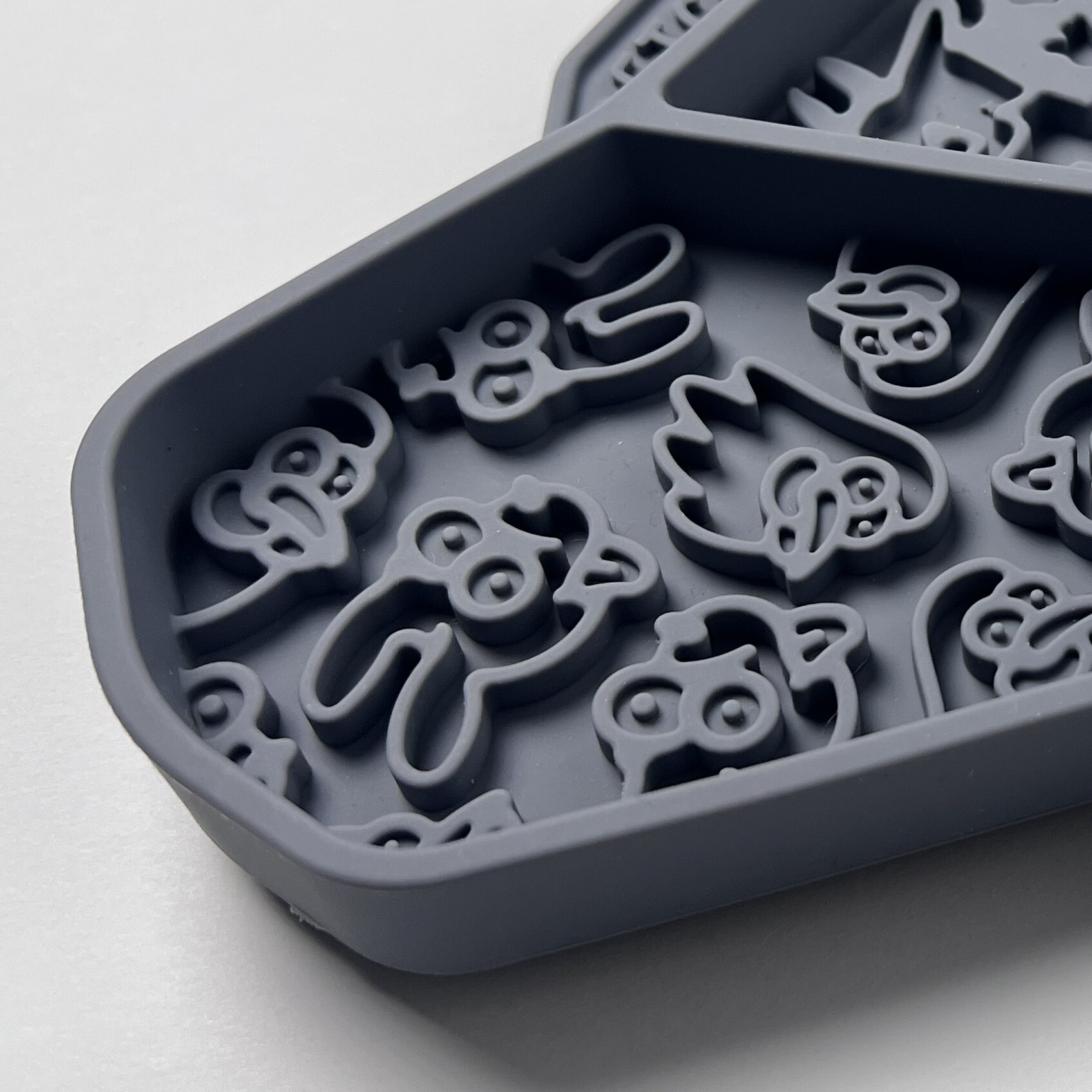 派庫時房消BO怪寵物舔食墊療癒Max抒壓區，透過重複舔食動作刺激大腦、釋放安定感，秒變焦慮救星。