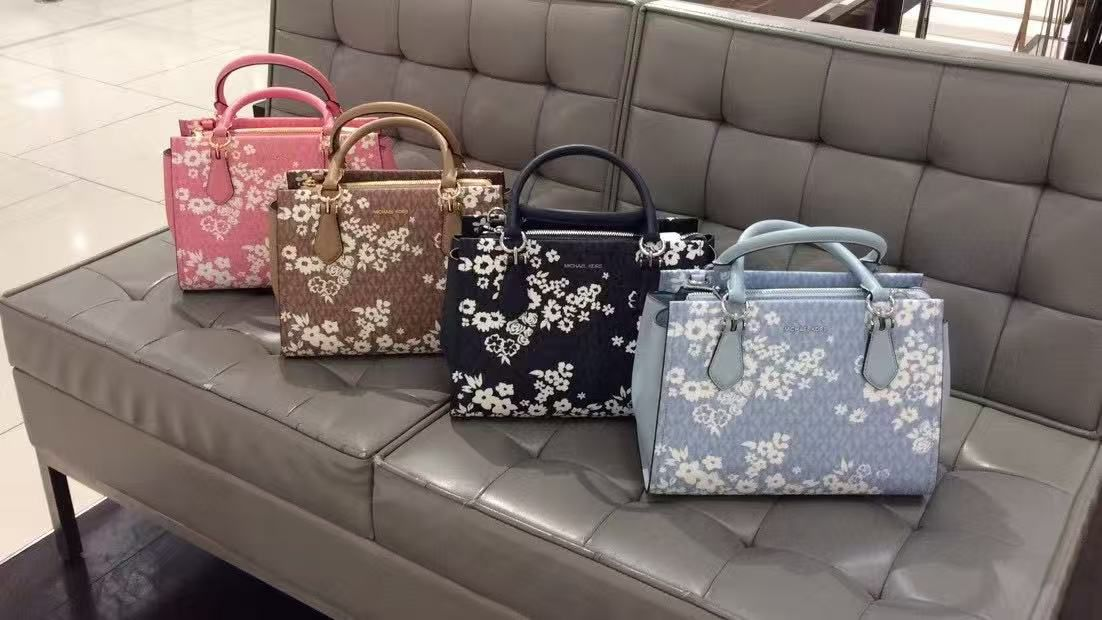 【預購】Michael Kors H042109 碎花老花手提戴妃包