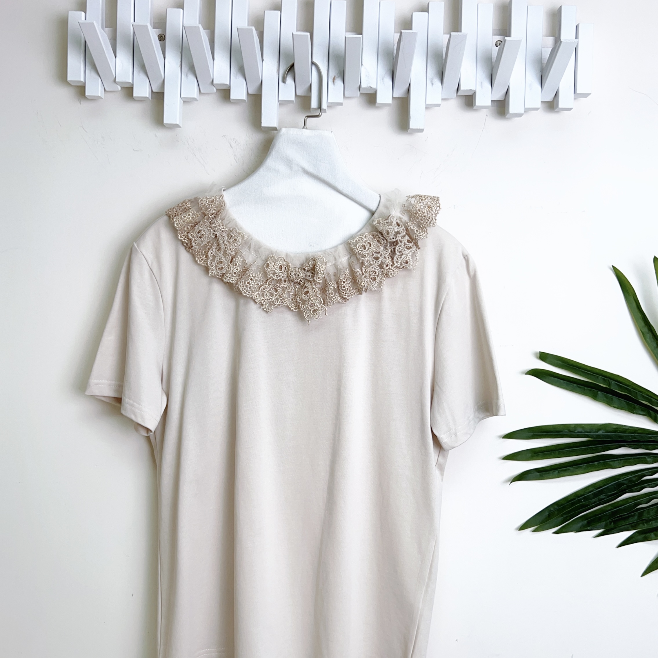 硬LACE領拼棉質上衣（胸40-42 腰39-42 長24吋）26067 #2404clo