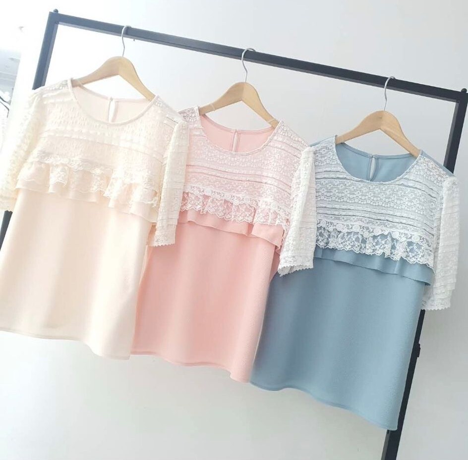 V02 胸44 長23.5 $399 (一口價)