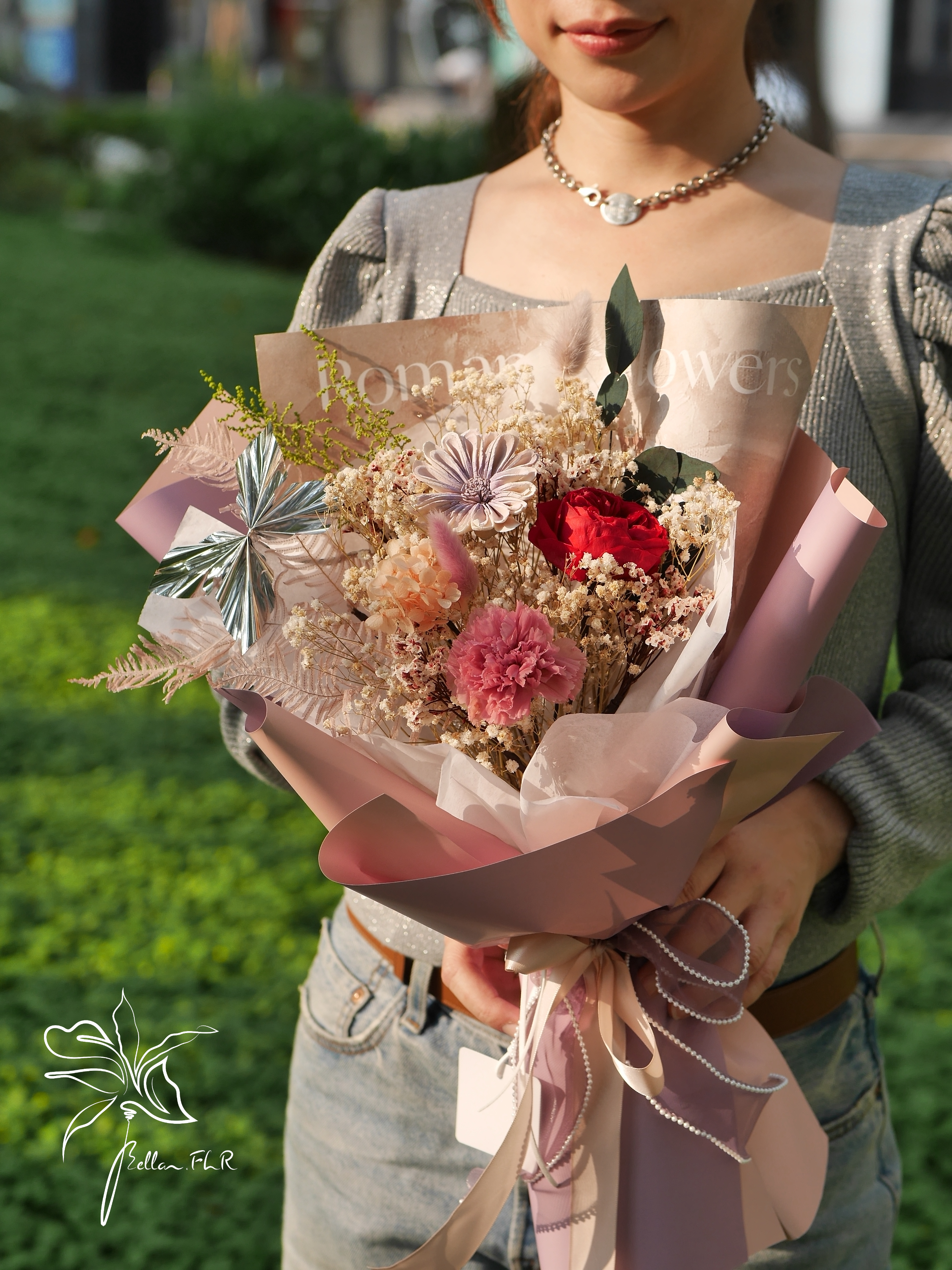 【馨愛之人】永生康乃馨中型花束