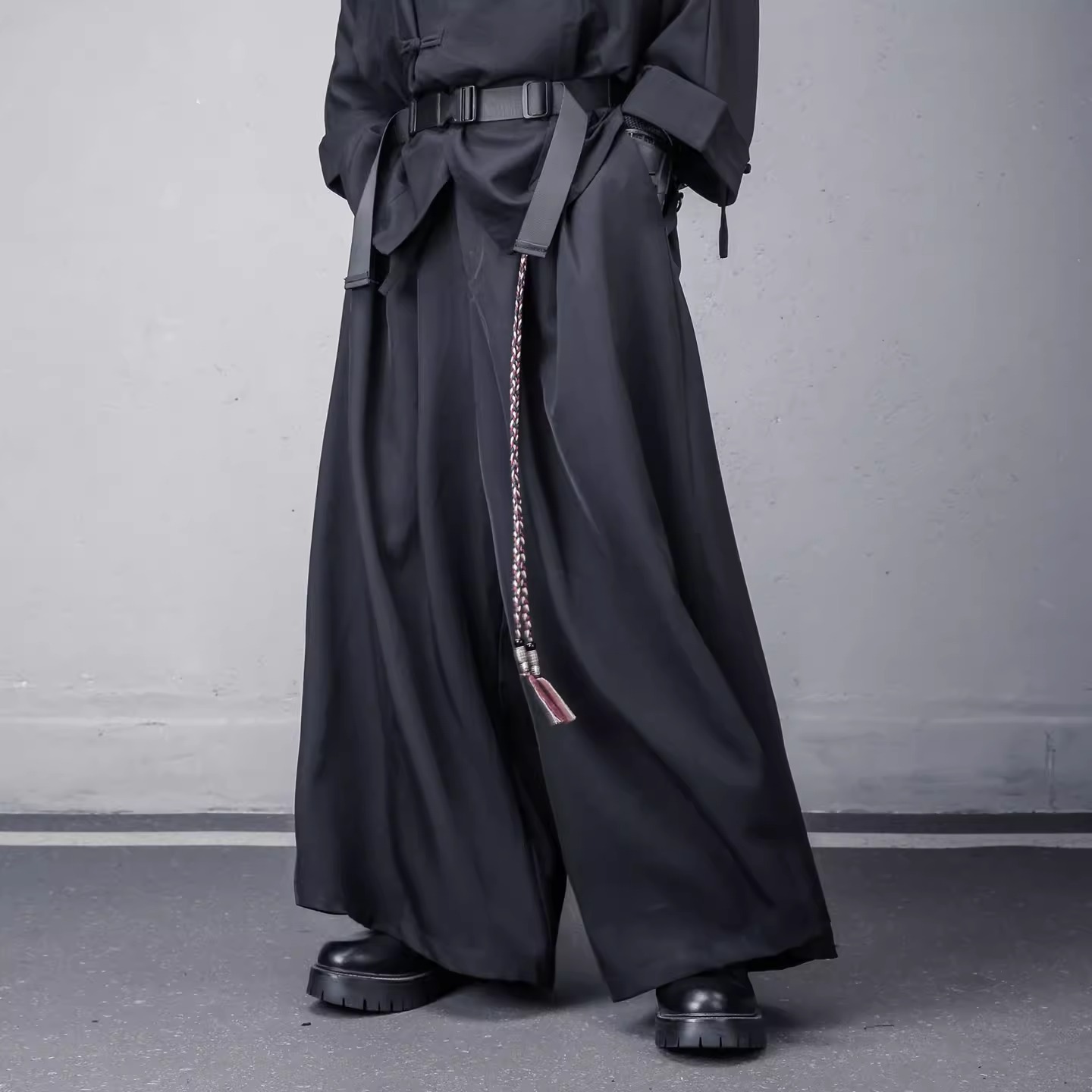 𝙏𝙀𝘾𝙃𝙒𝙀𝘼𝙍 暗黑山本壓褶直筒闊腿褲