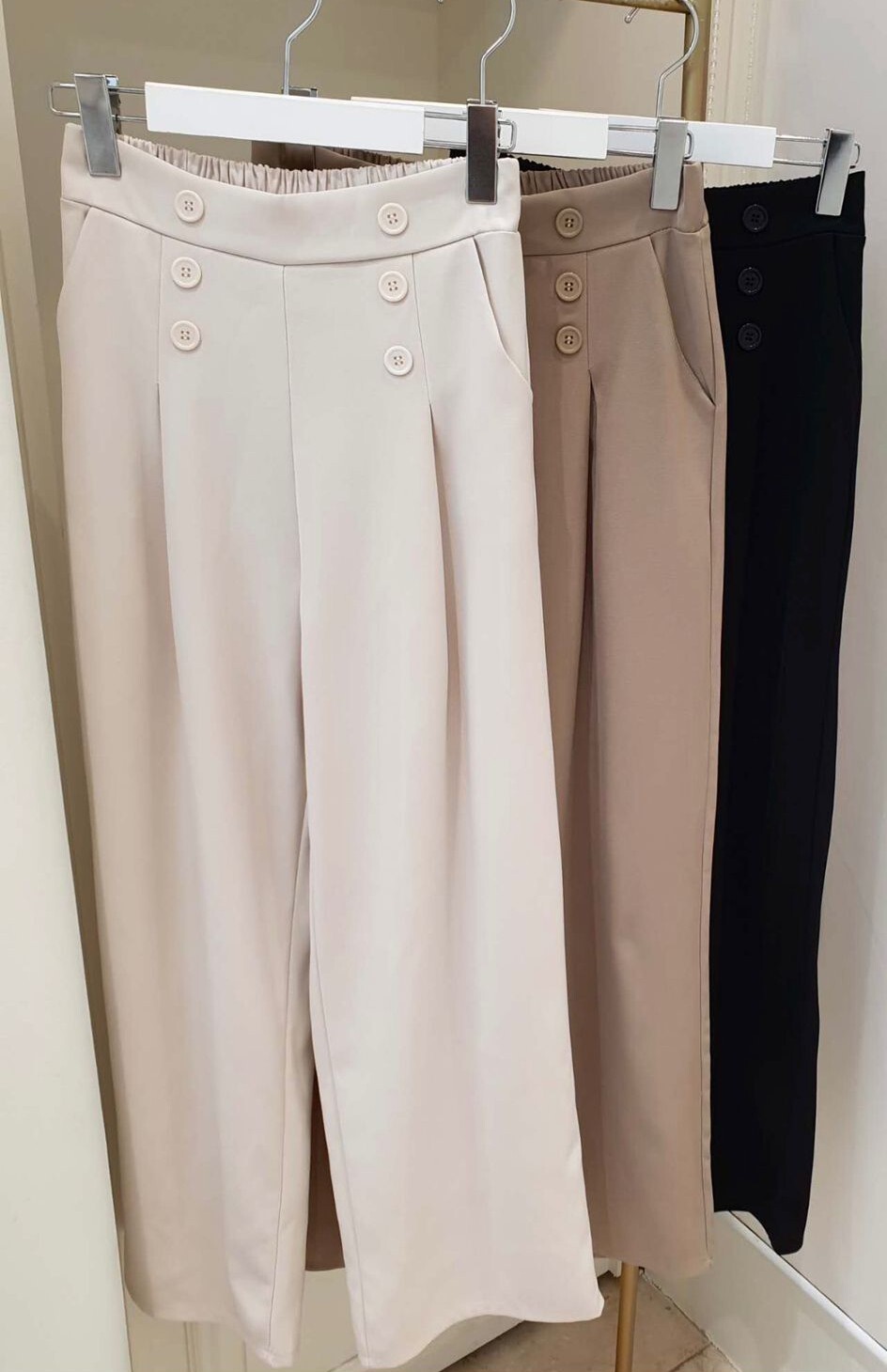 SM24 腰28-37 Hip 44 長39 $389 (一口價)