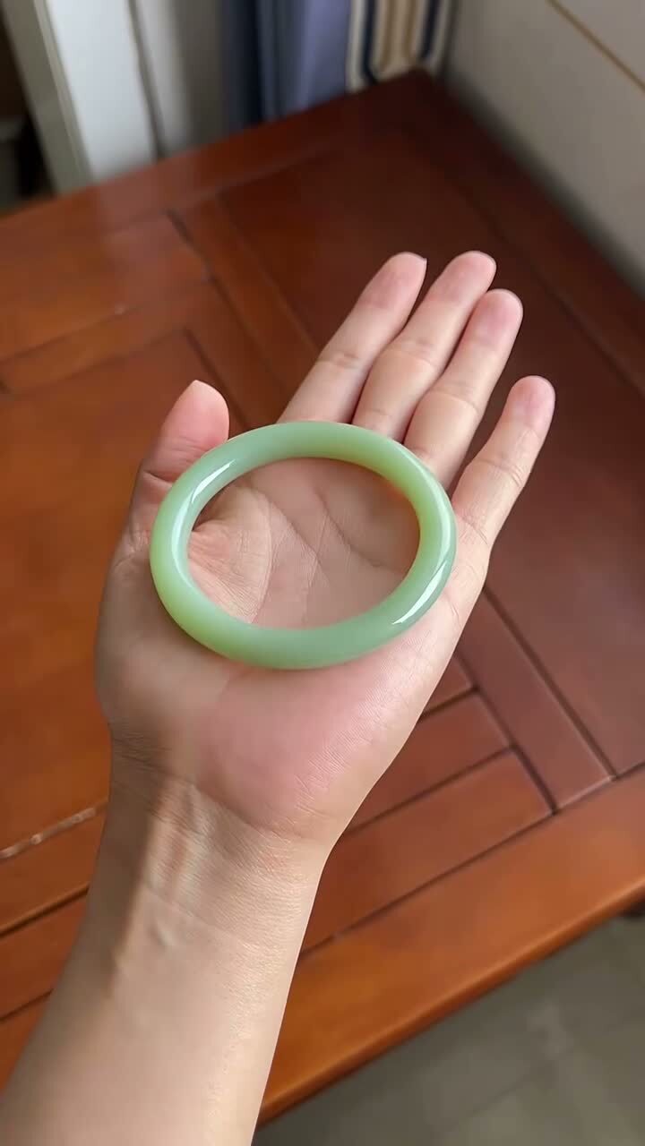 和田玉碧玉粉青圓條手鐲,天然和田玉軟玉