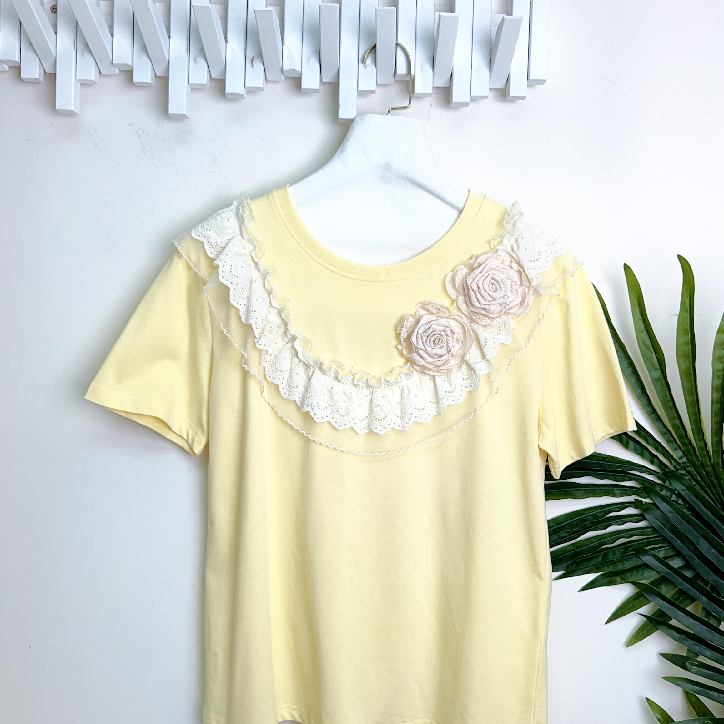 立體玫瑰通花棉質上衣（胸40-42 腰38-40 長24吋）26055 #2404clo