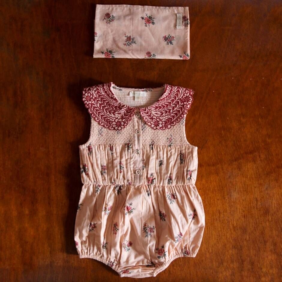 BONJOUR DIARY 雕花領無袖包屁衣附領巾(粉紅花園) ROMPER WITH SCARF - Pink garden flowers print