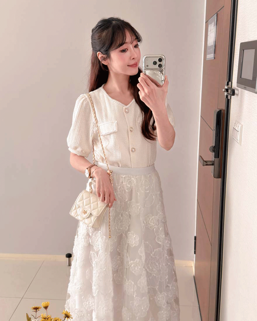 LINA LINA輕甜千金珍珠滾邊華夫格排釦上衣-優雅杏