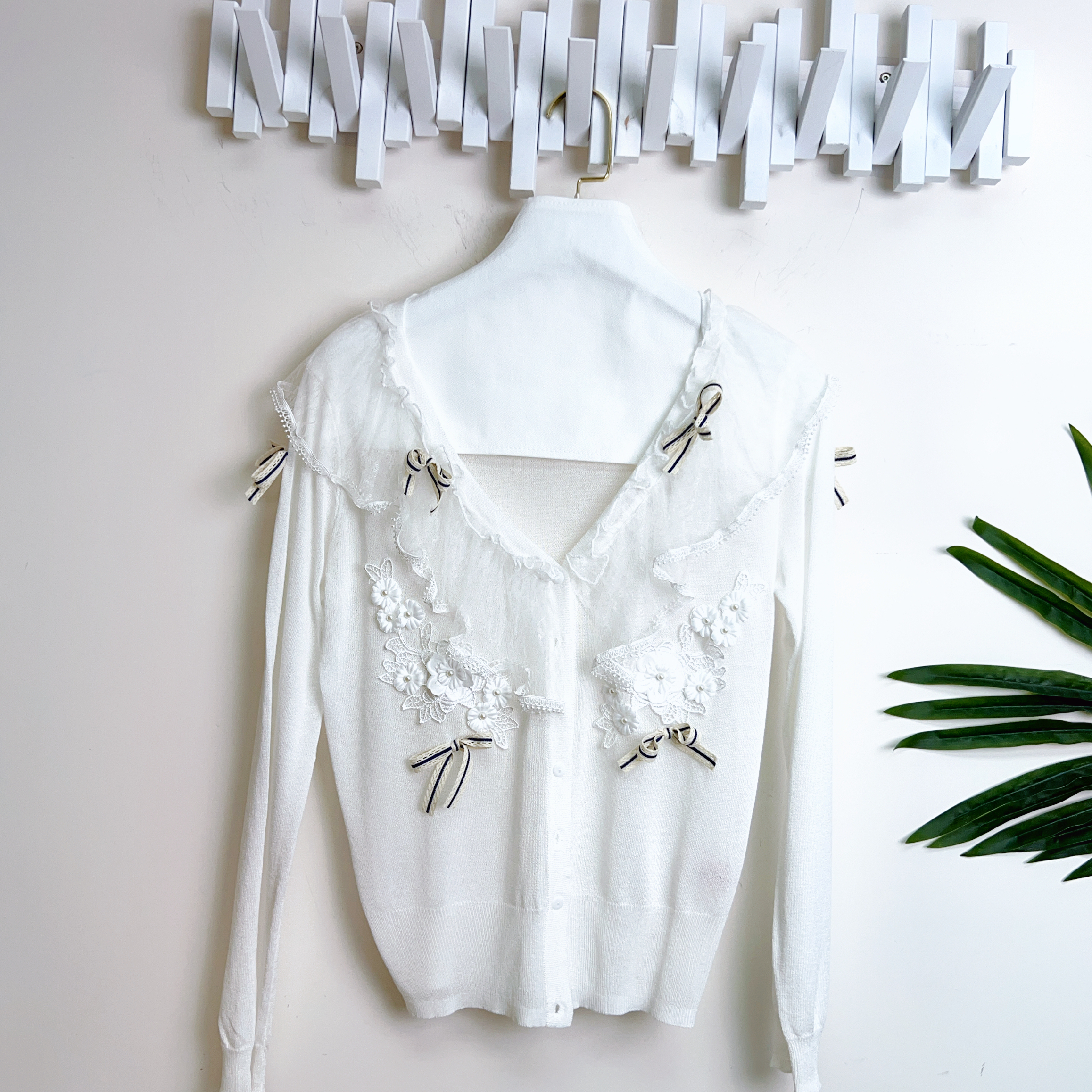 立體花刺綉LACE邊針織薄外套（胸36-40 腰34-38 長21吋）26051 #2404clo