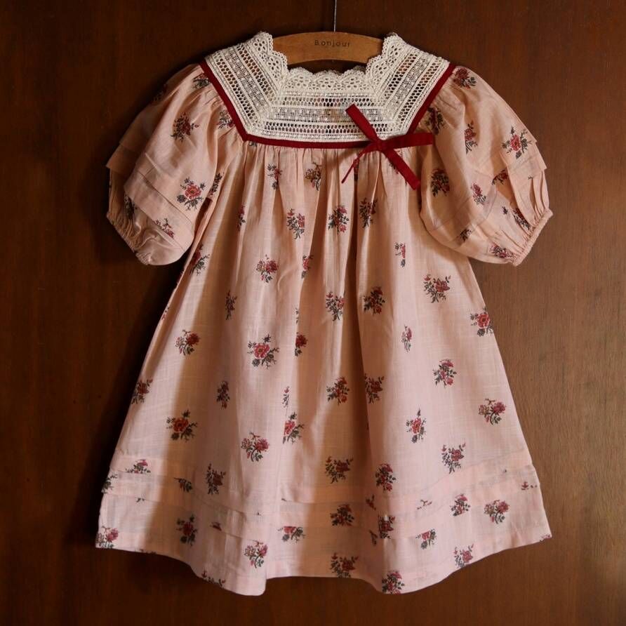 BONJOUR DIARY 鏤空蕾絲領洋裝(粉紅花園) PRINCESS DRESS - Pink garden flowers print