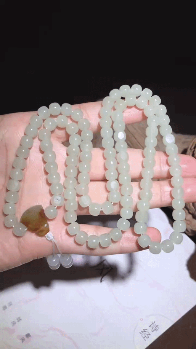 41079 和田玉籽料老型珠項鏈