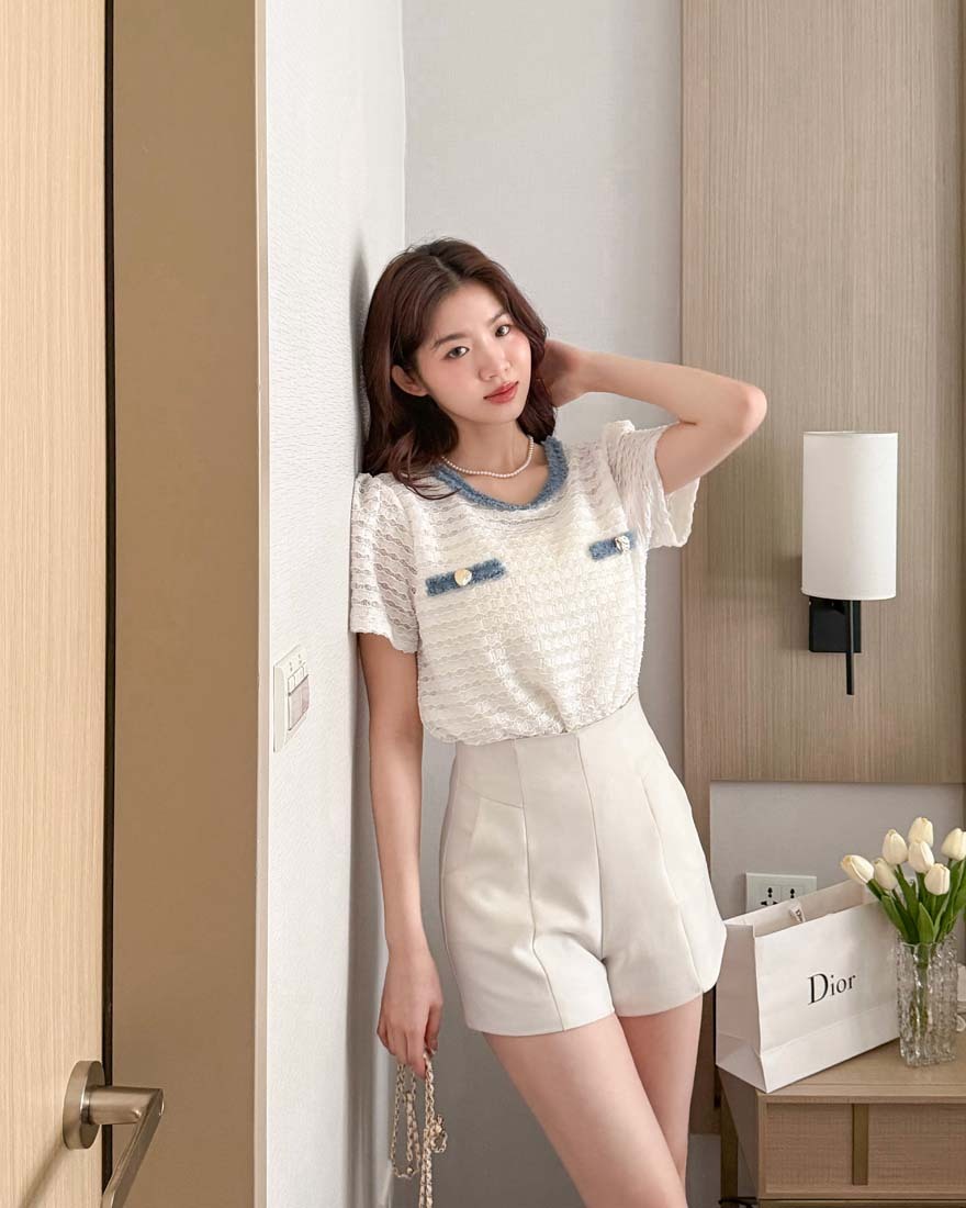 LINA LINA貴氣好感牛仔抽鬚波紋釦小香風上衣-白X藍