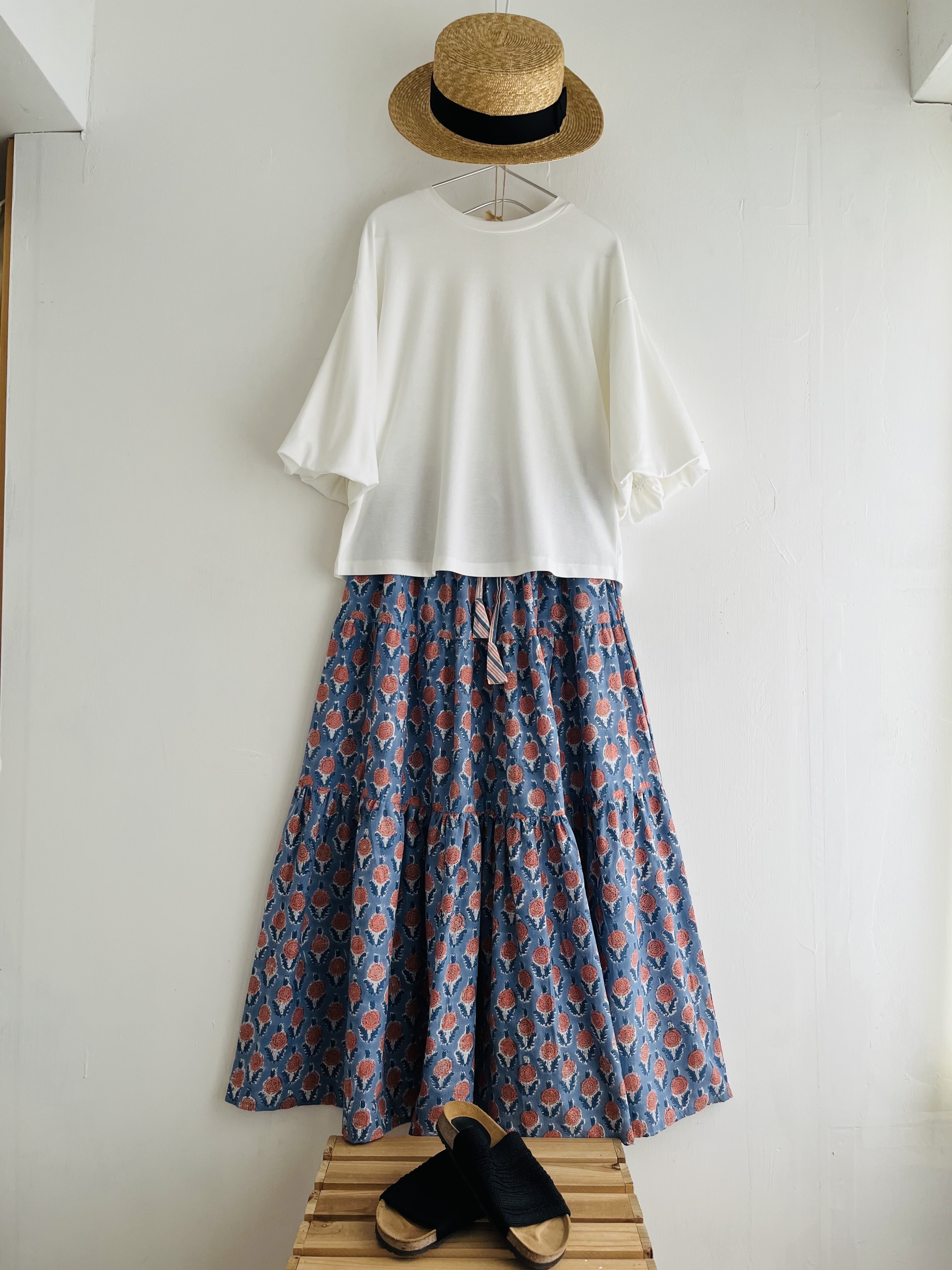 白色圓領泡泡袖top