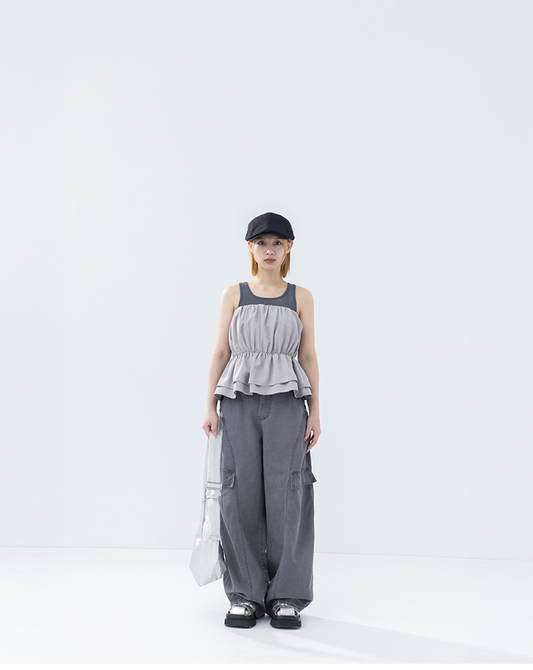 Ruffled hem design, strapless top, available in two colors.【01099647】in stock+pre-order