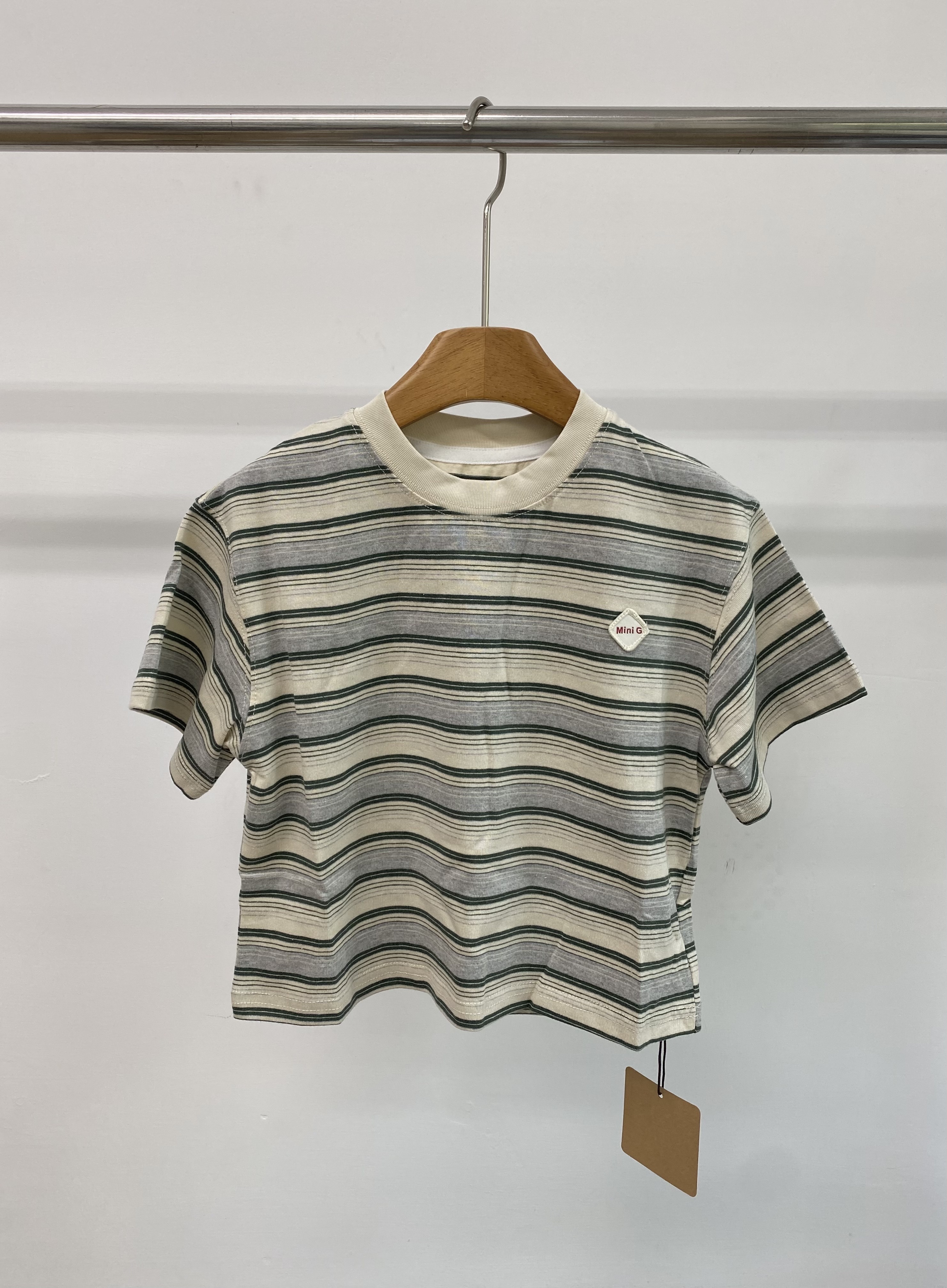 A04929布標條紋上衣