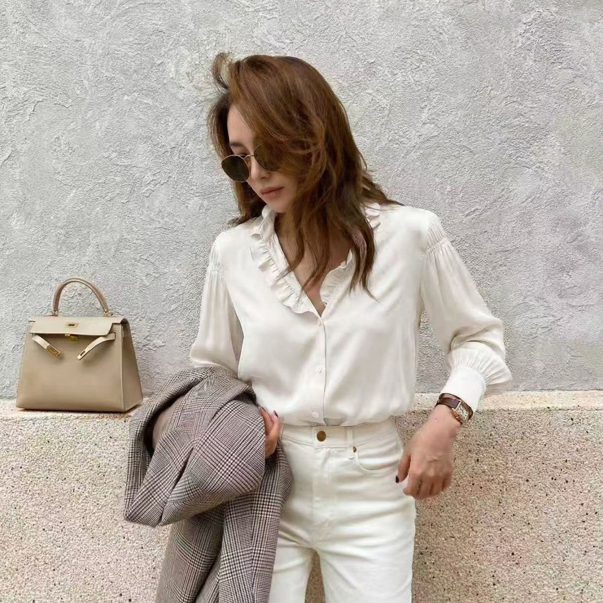 雲朵白荷葉滾邊V領排釦造型襯衫-S-L (Elegant & Love)