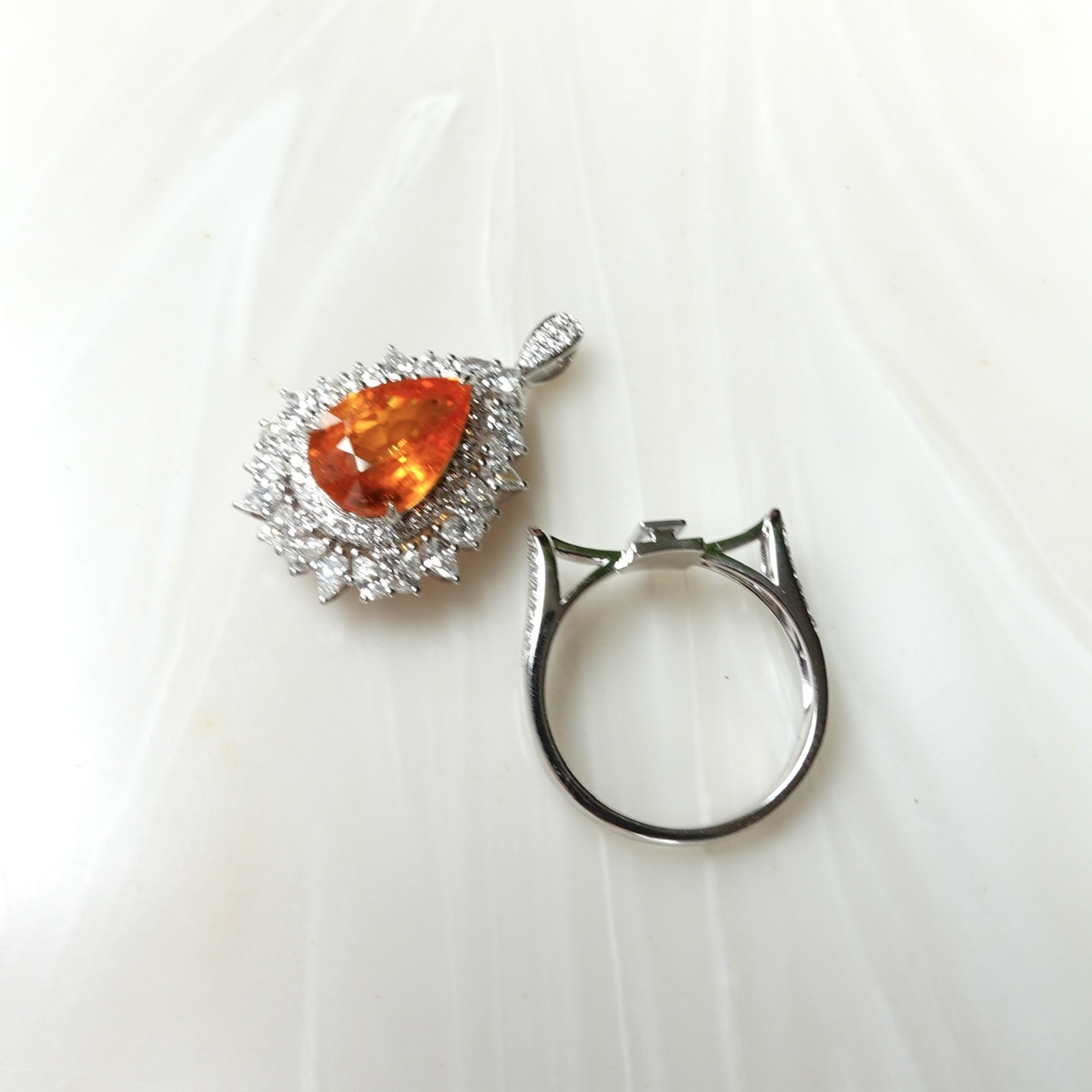 4.18ct芬達石18K金鑽石戒指/吊墜-兩用款 (帶寶石證書）