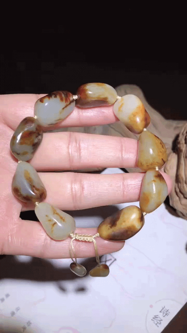 410718 和田玉籽料原石手串