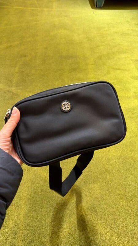 LYS01592 Tory Burch 黑色尼龍腰包