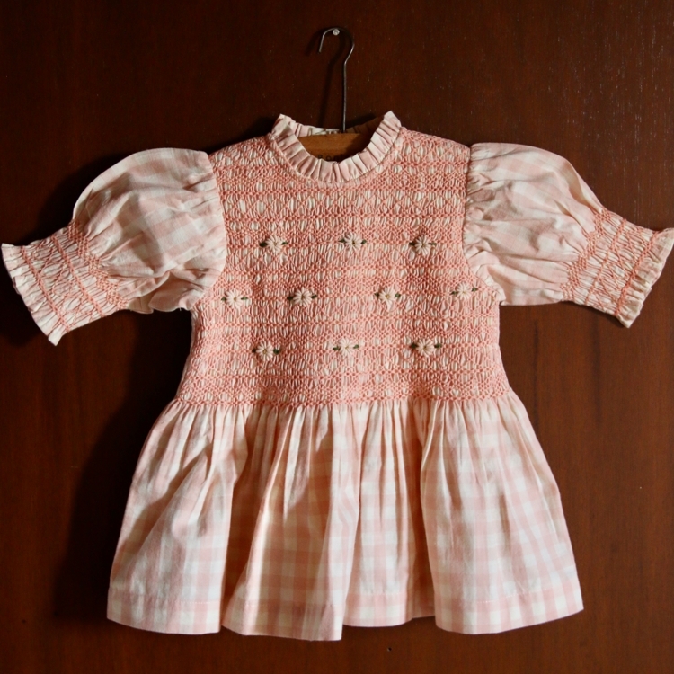 BONJOUR DIARY 小白花壓褶領後排釦上衣(粉格紋) HANDSMOCKS BLOUSE - Pink vichy