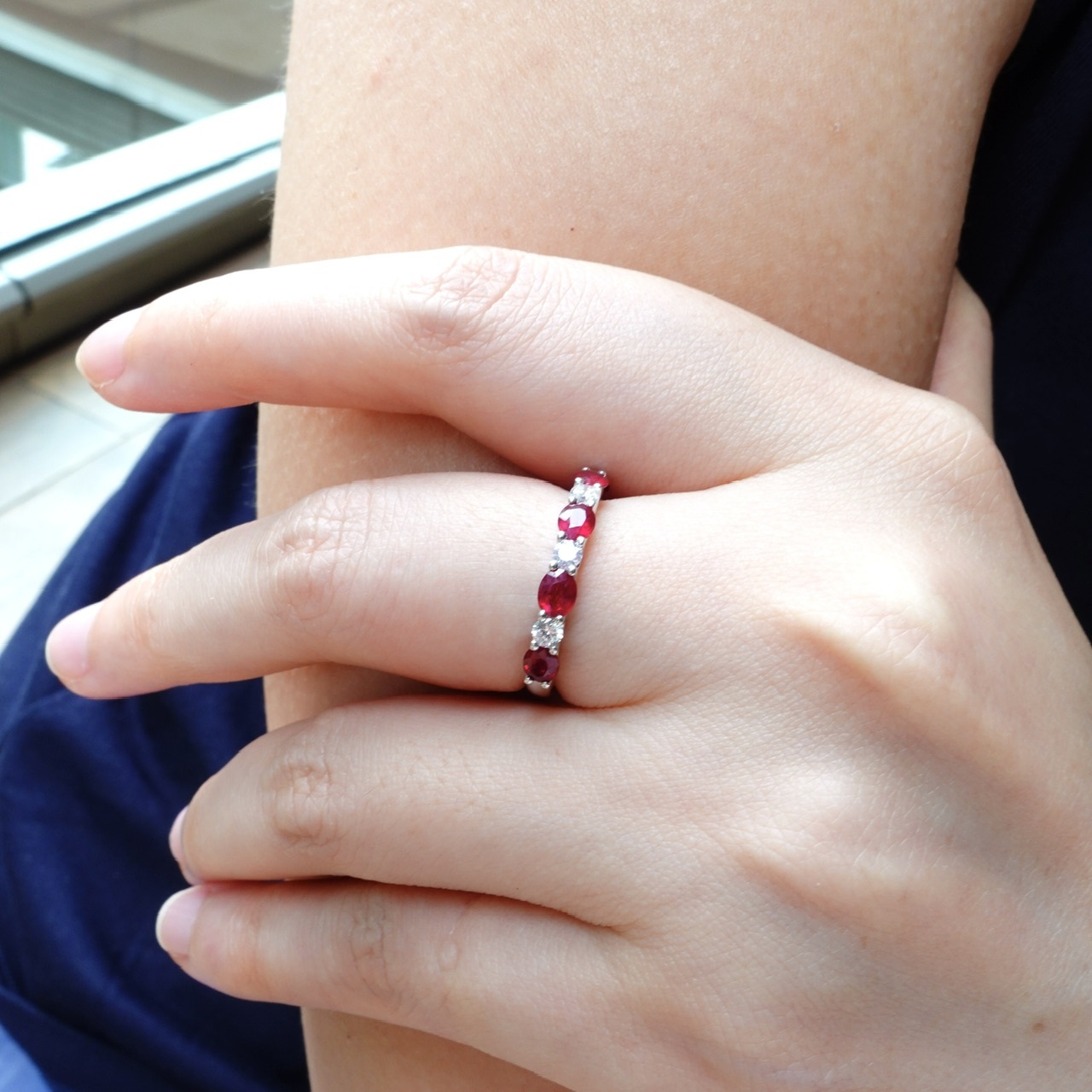 18K金天然紅寶石鑽石排戒-橢圓形切割