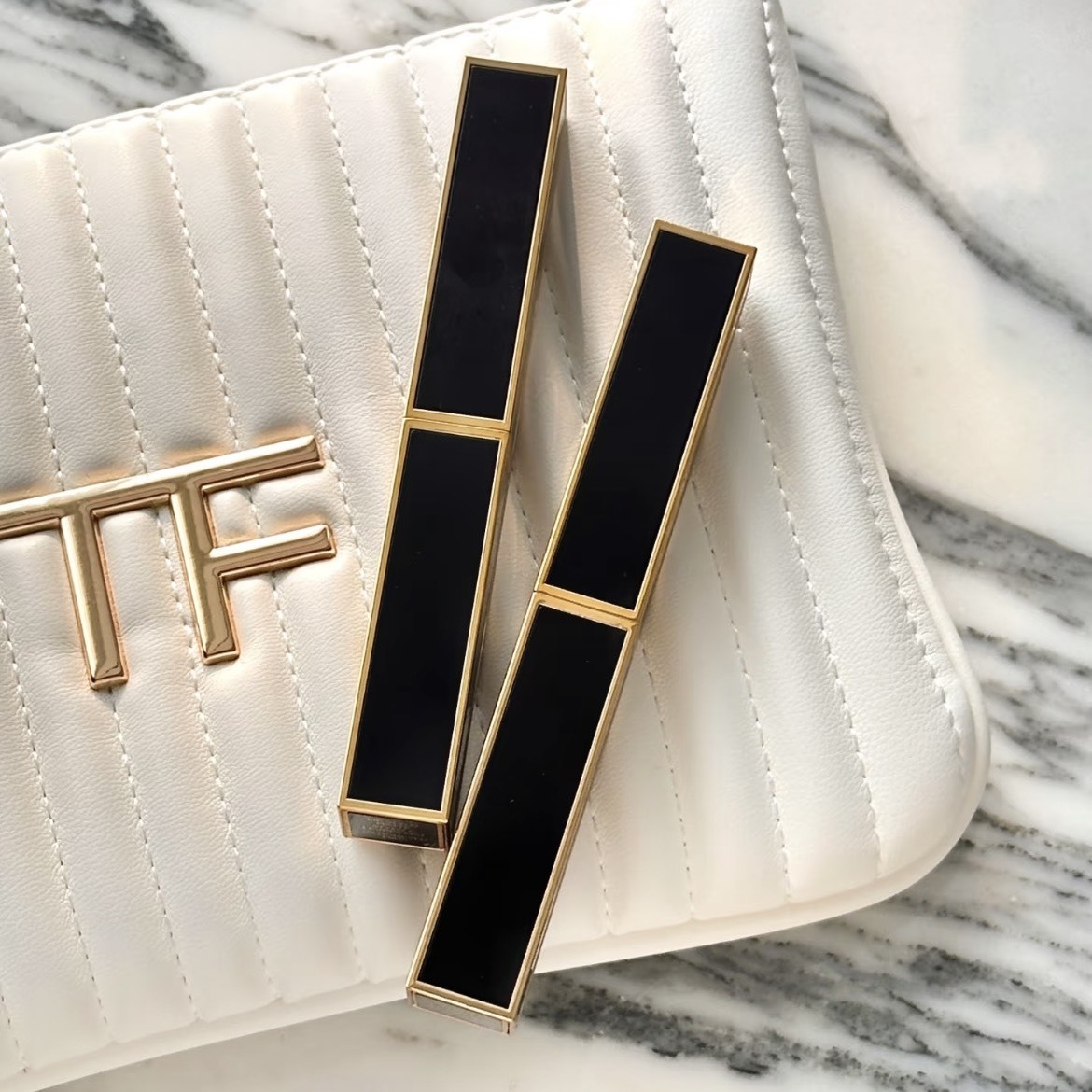 TOM FORD 超模黑跟緞光唇膏 0.9g