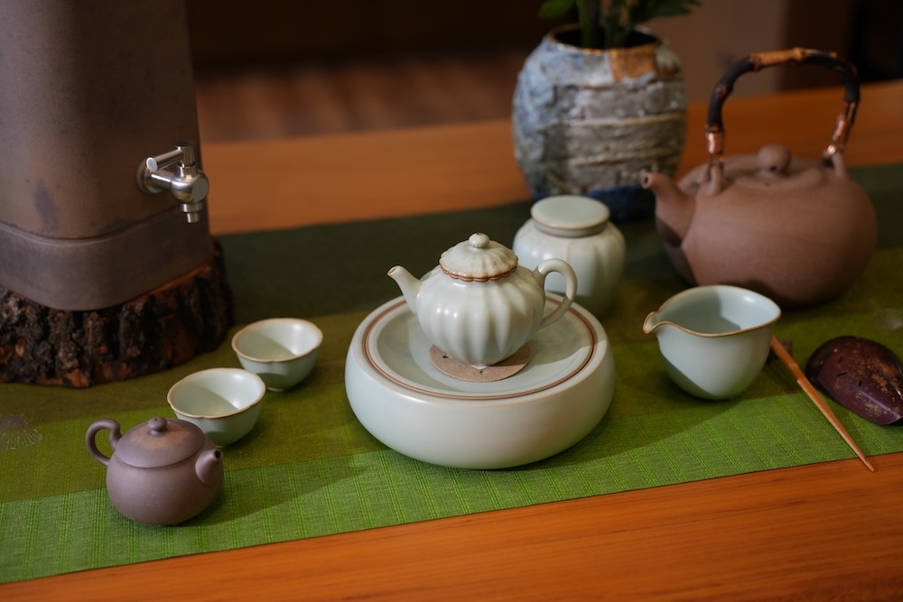 一壺一承一茶海・茶倉＋三式燒水壺＋葵花小杯4入｜小編推薦母親節精選茶席組合(贈輕羽滿富壺)