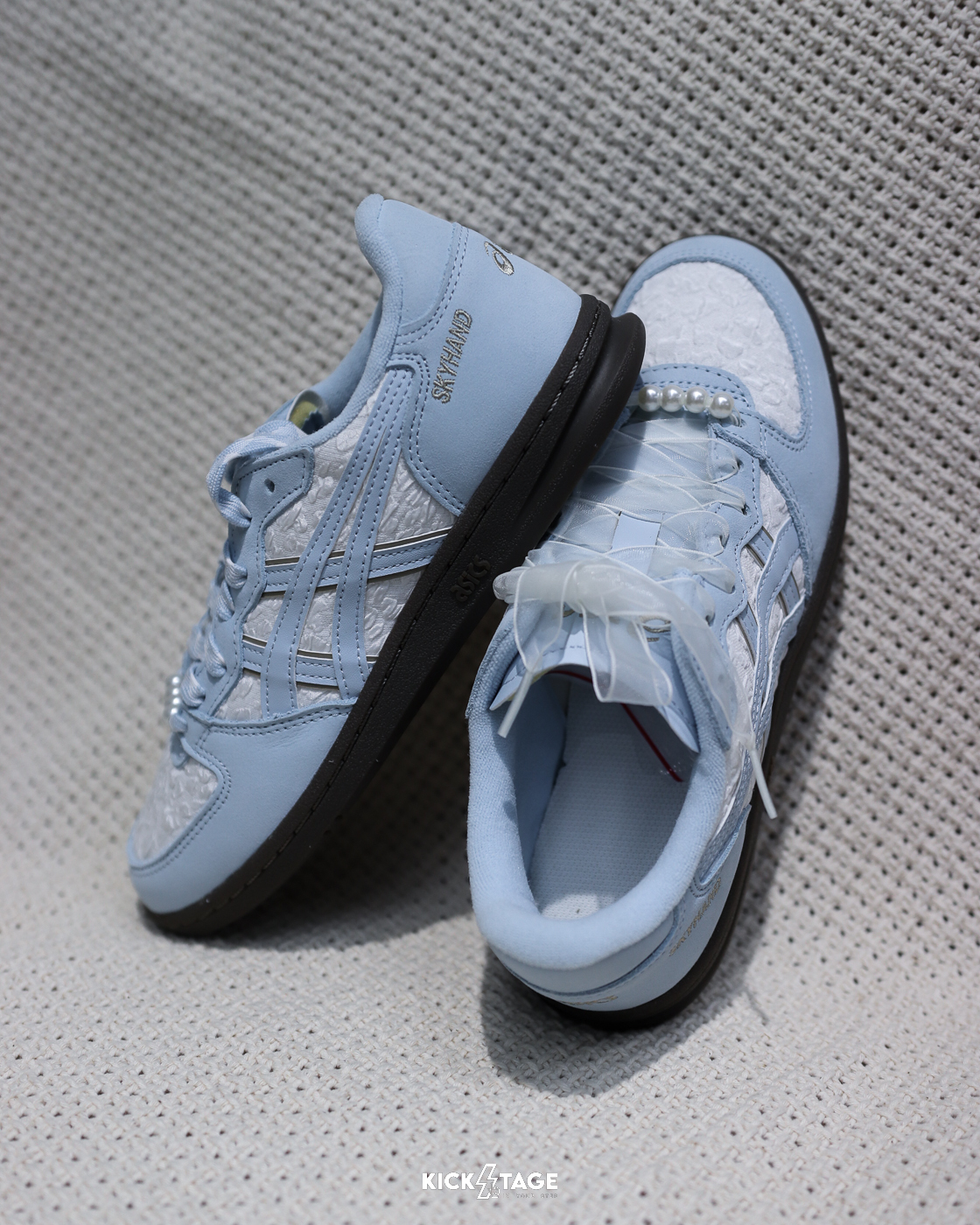 女鞋 ASICS SKYHAND OG 白水藍色 薩克斯藍 串珠 休閒跑鞋【1203A880-100】
