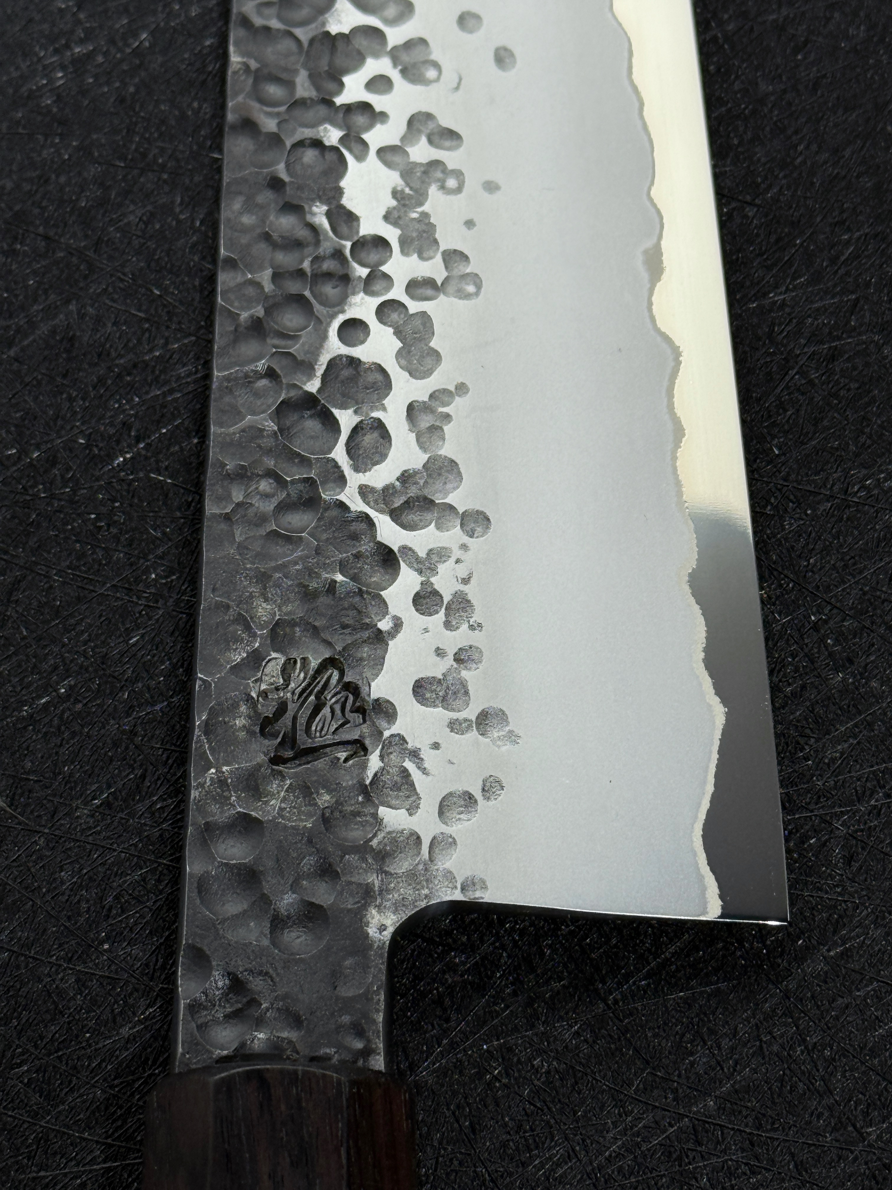 極鋭 Apex Ultra 不鏽鋼外層 黑打 槌目 切付牛刀