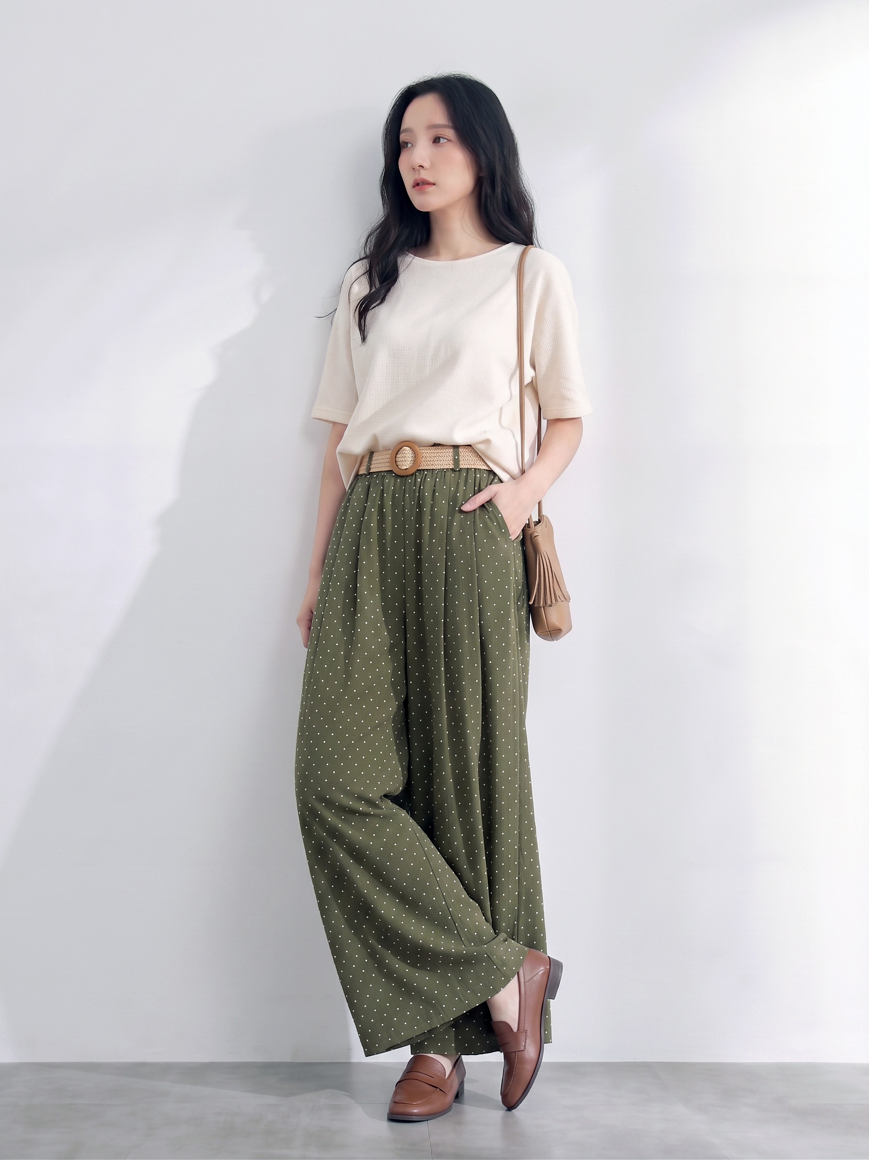側邊抓褶連袖空氣棉上衣棉麻感點點九分寬褲組合