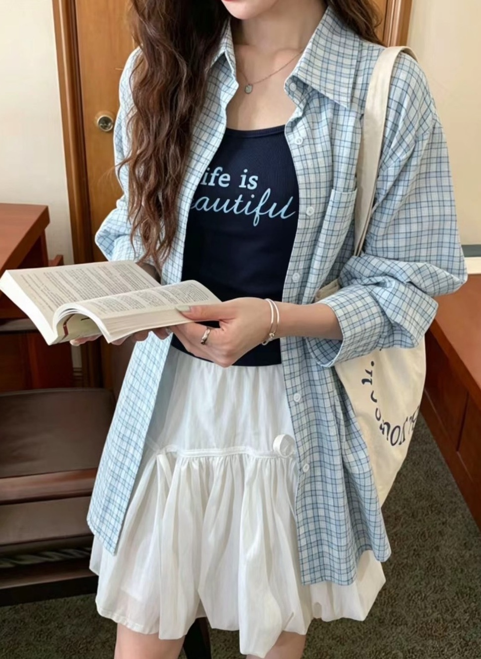 小格紋襯衫+字母背心+蝴蝶結短裙
