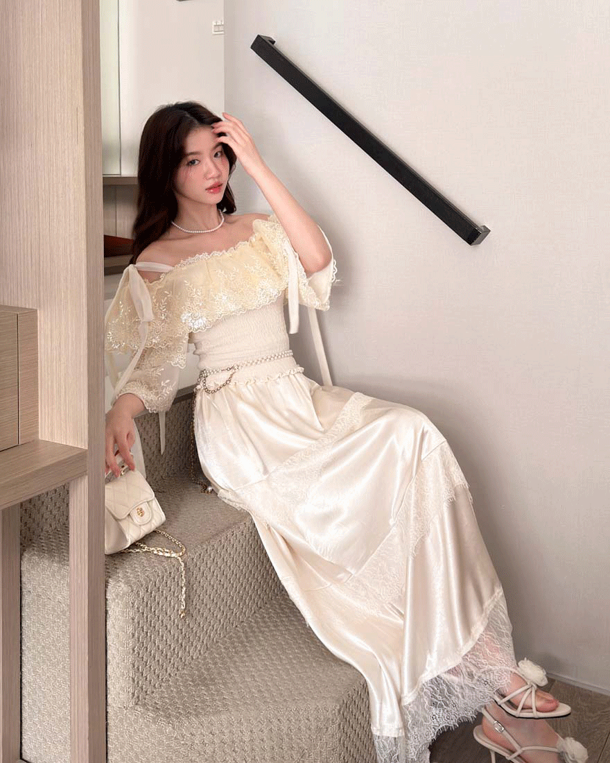 LINA LINA柔美漫步睫毛蕾絲滾邊光澤緞面長裙-香檳杏