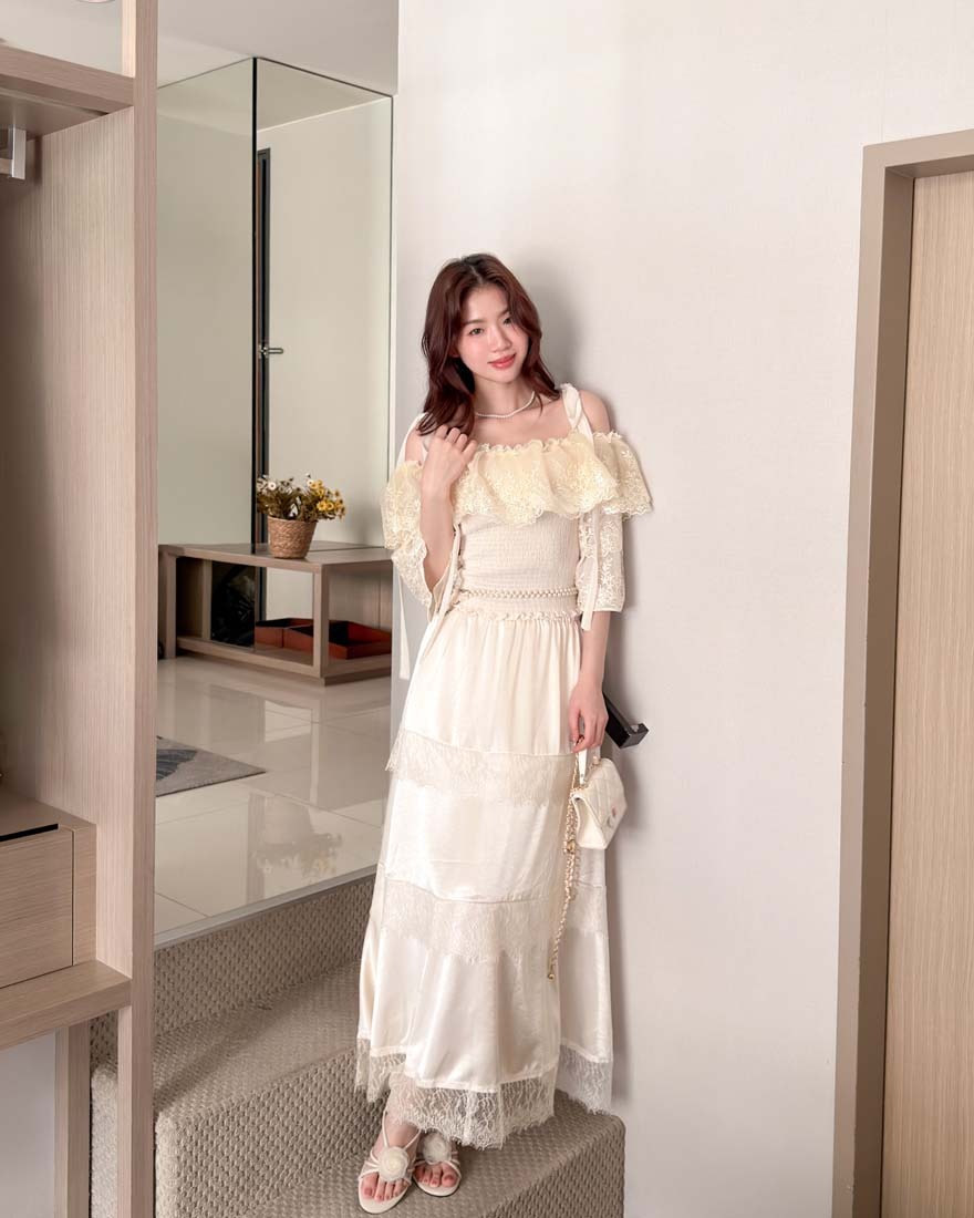 LINA LINA柔美漫步睫毛蕾絲滾邊光澤緞面長裙-香檳杏