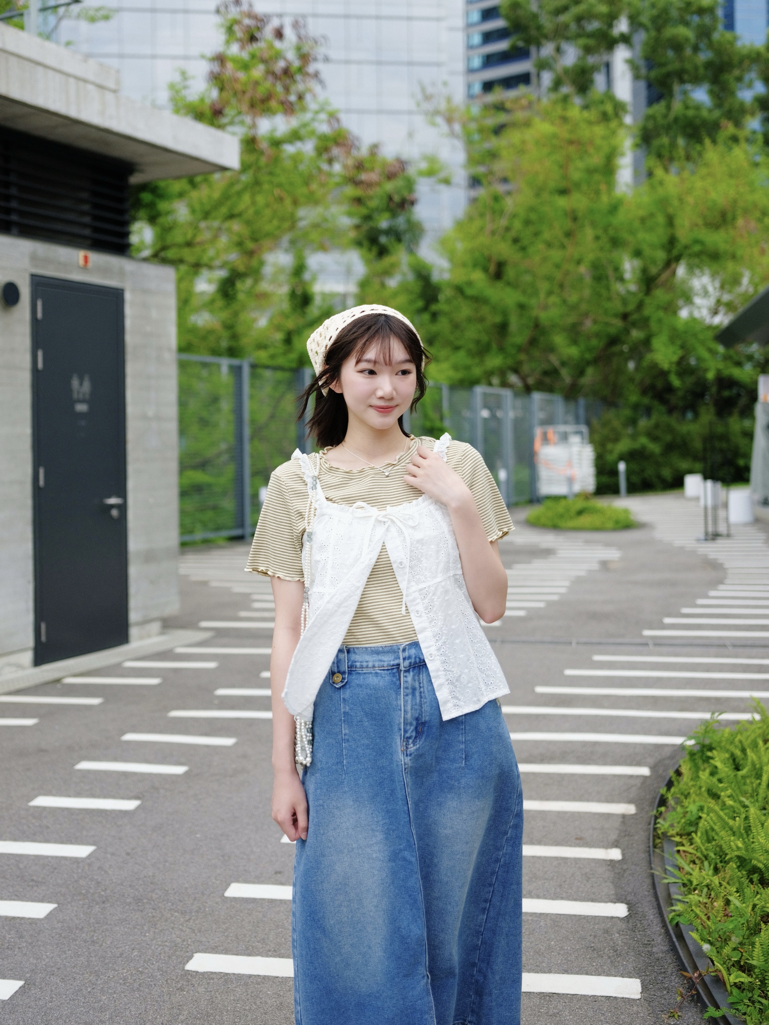 白色 / 荷葉肩帶提花排扣背心 / Ruffle Strap Button-Down Eyelet Tank