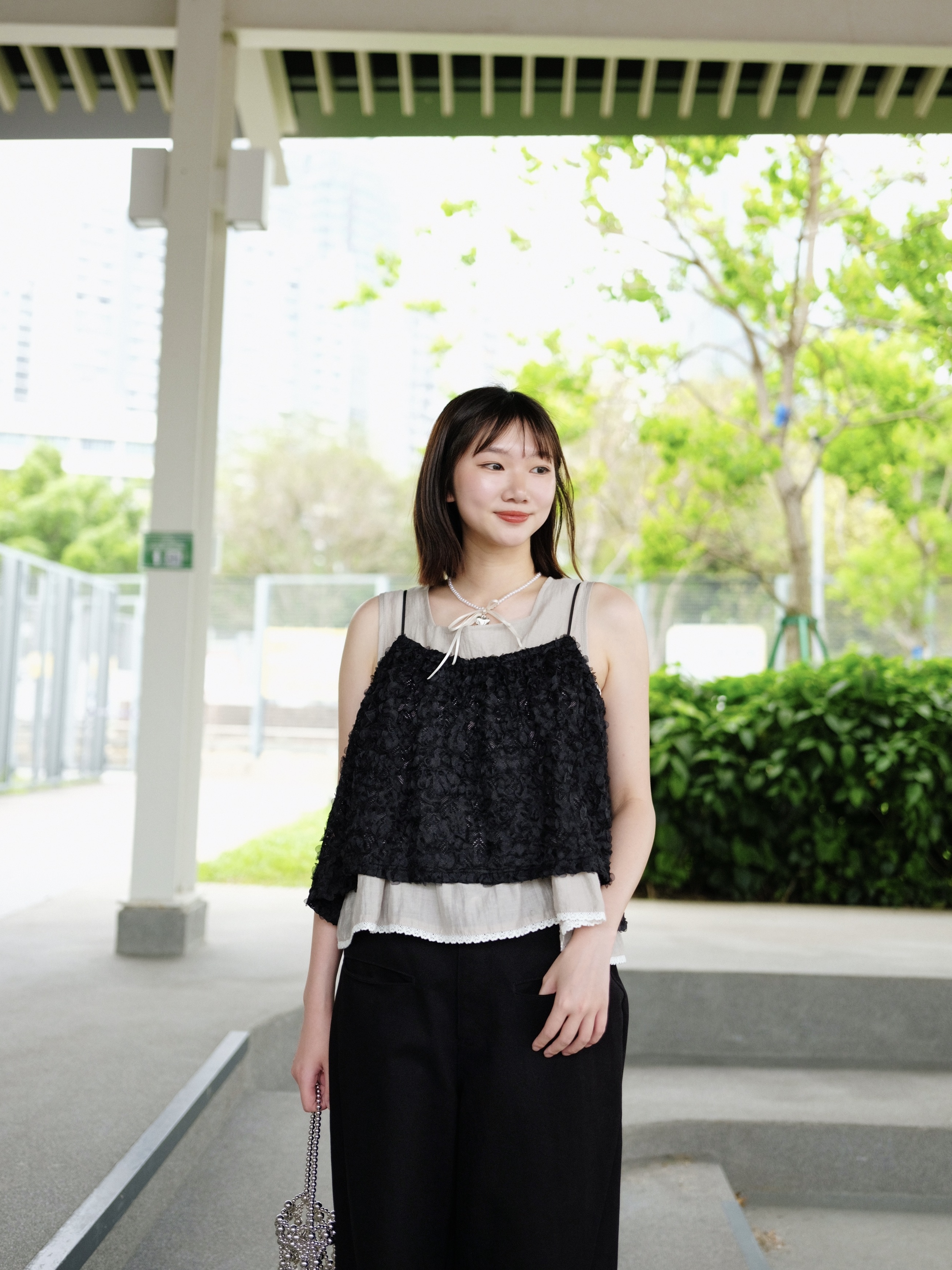 兩色 / 花瓣垂感傘形吊帶馬甲 / Petal Lace Flared Camisole