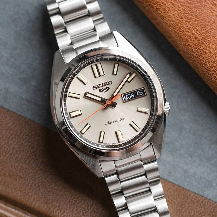 【SEIKO 日本精工】盾牌5 SPORT系列 日期星期顯示 機械錶 懷舊復古 香檳色 SRPK91K1