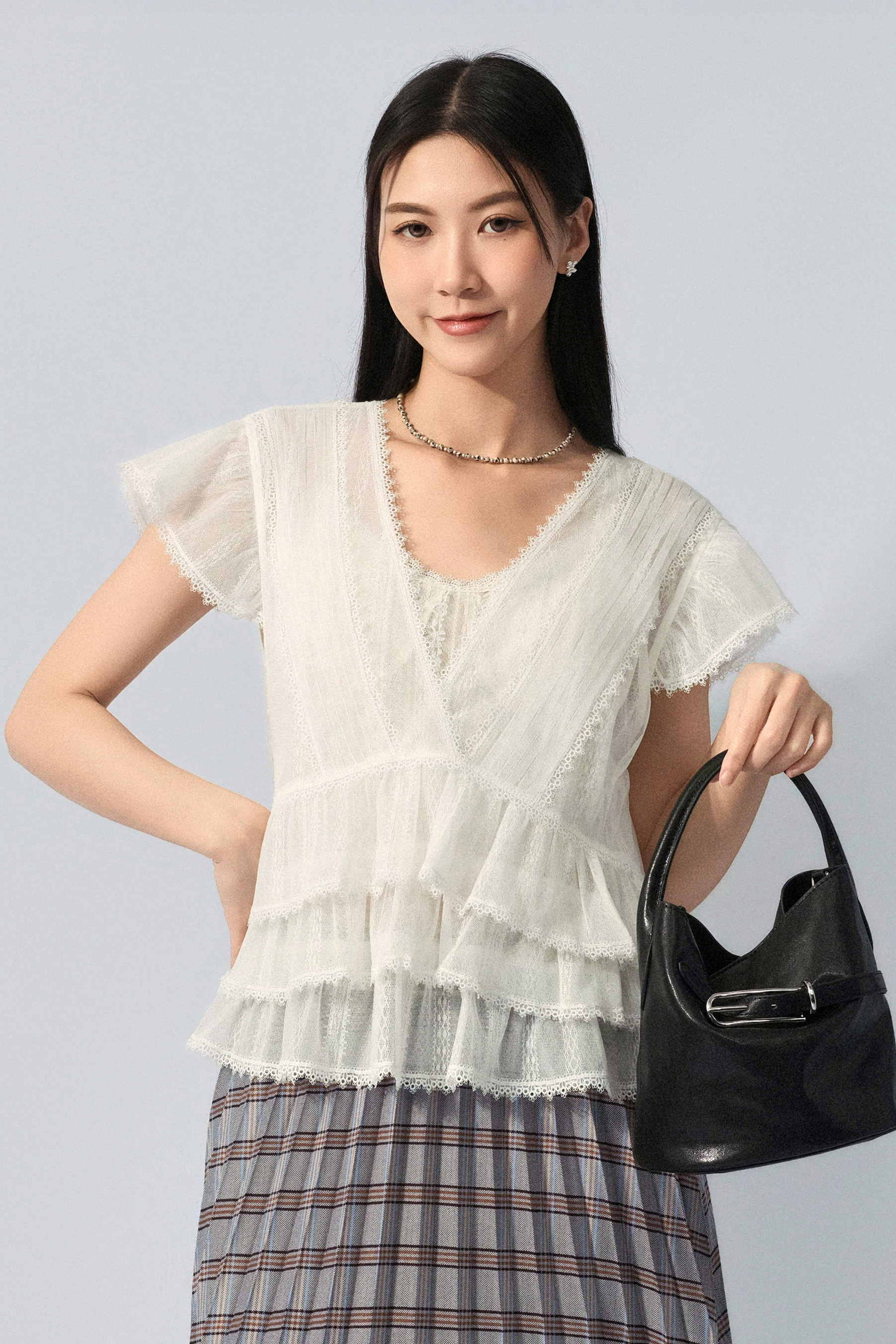 大領蕾絲間網紗上衣 (預購產品）