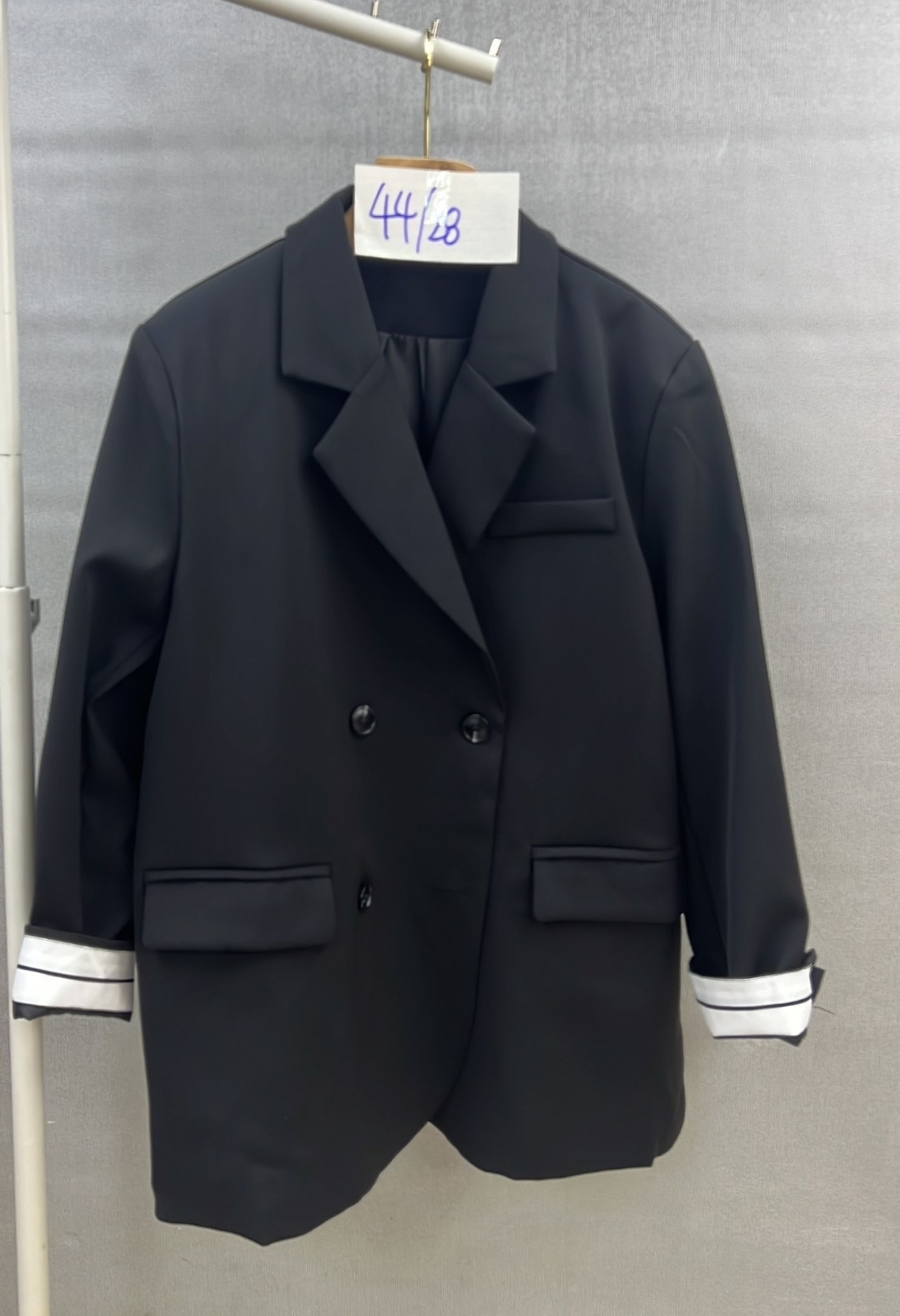 CF9821  西裝外套 胸44  長28