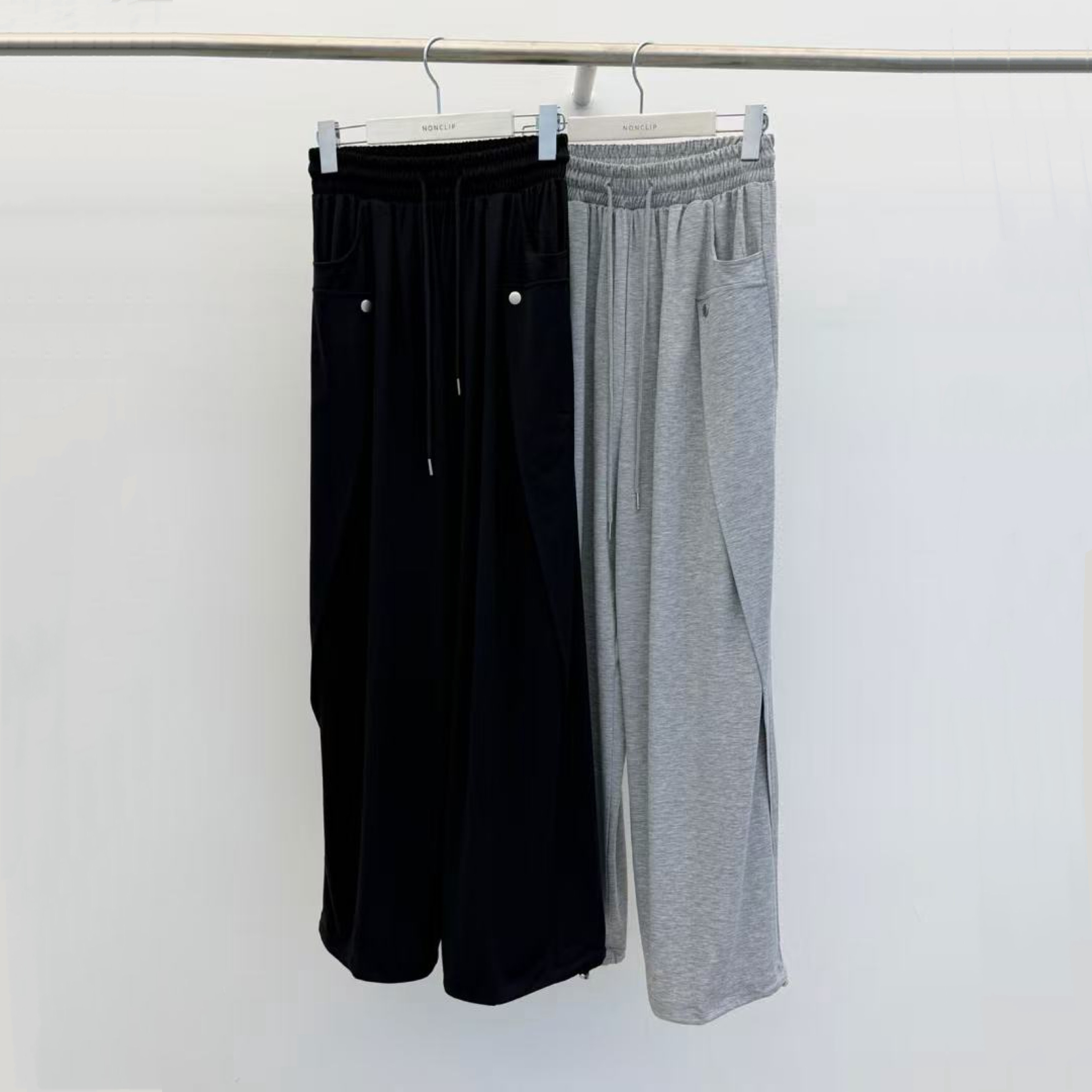 【Non-Clip】全橡筋腰銀鈕冰絲料收HIP闊褲 (A64-A67)