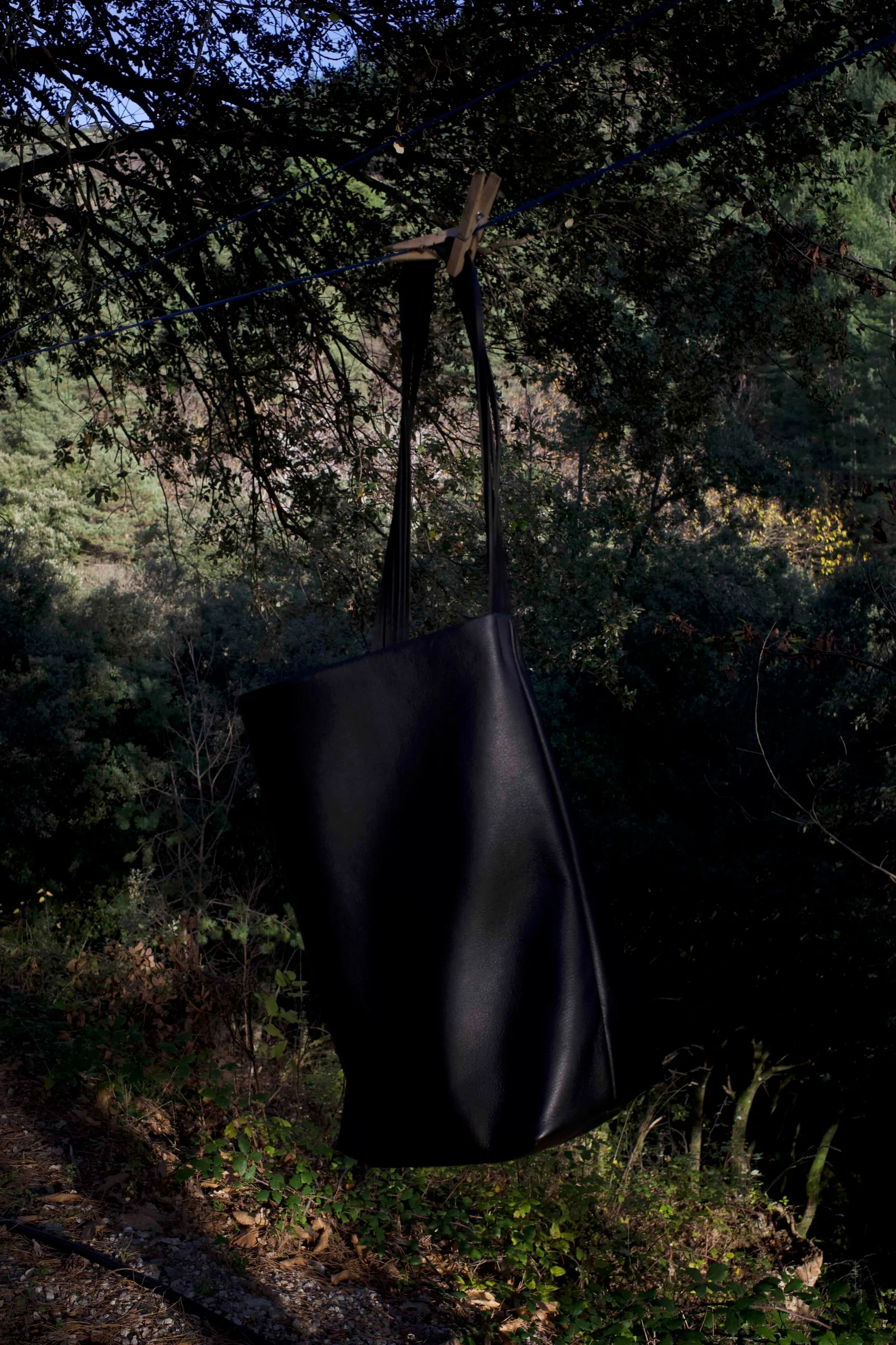 seya. SEYA X  ISAAC REINA LEATHER HOBO - LARGE