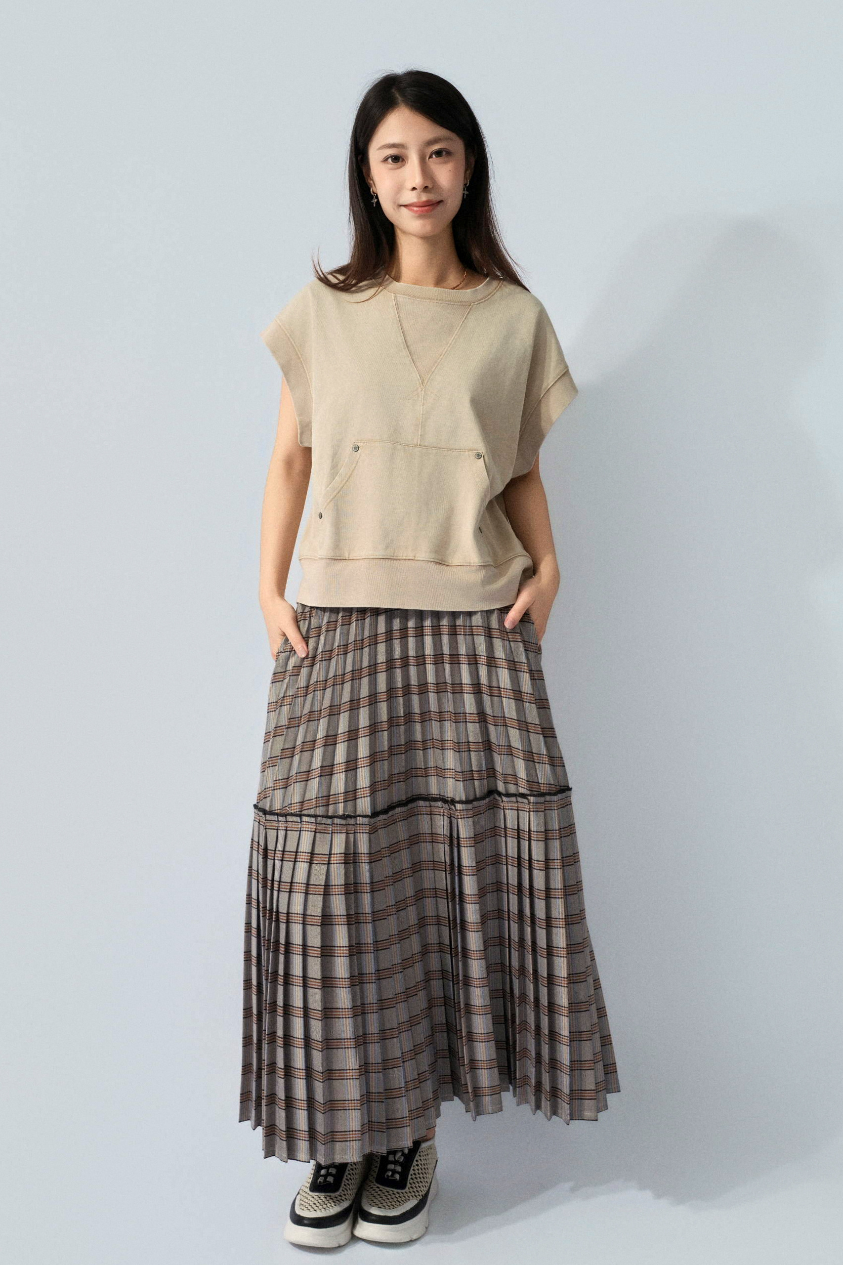 撞釘袋鼠袋闊膊洗水衛衣 (預購產品）